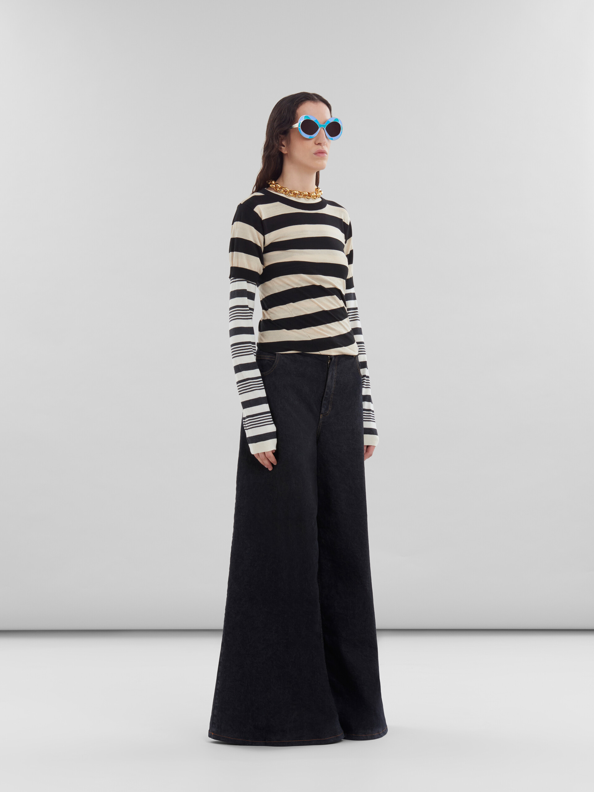 Black and white layered cotton crew-neck with contrast stripes - Pullovers - Image 5