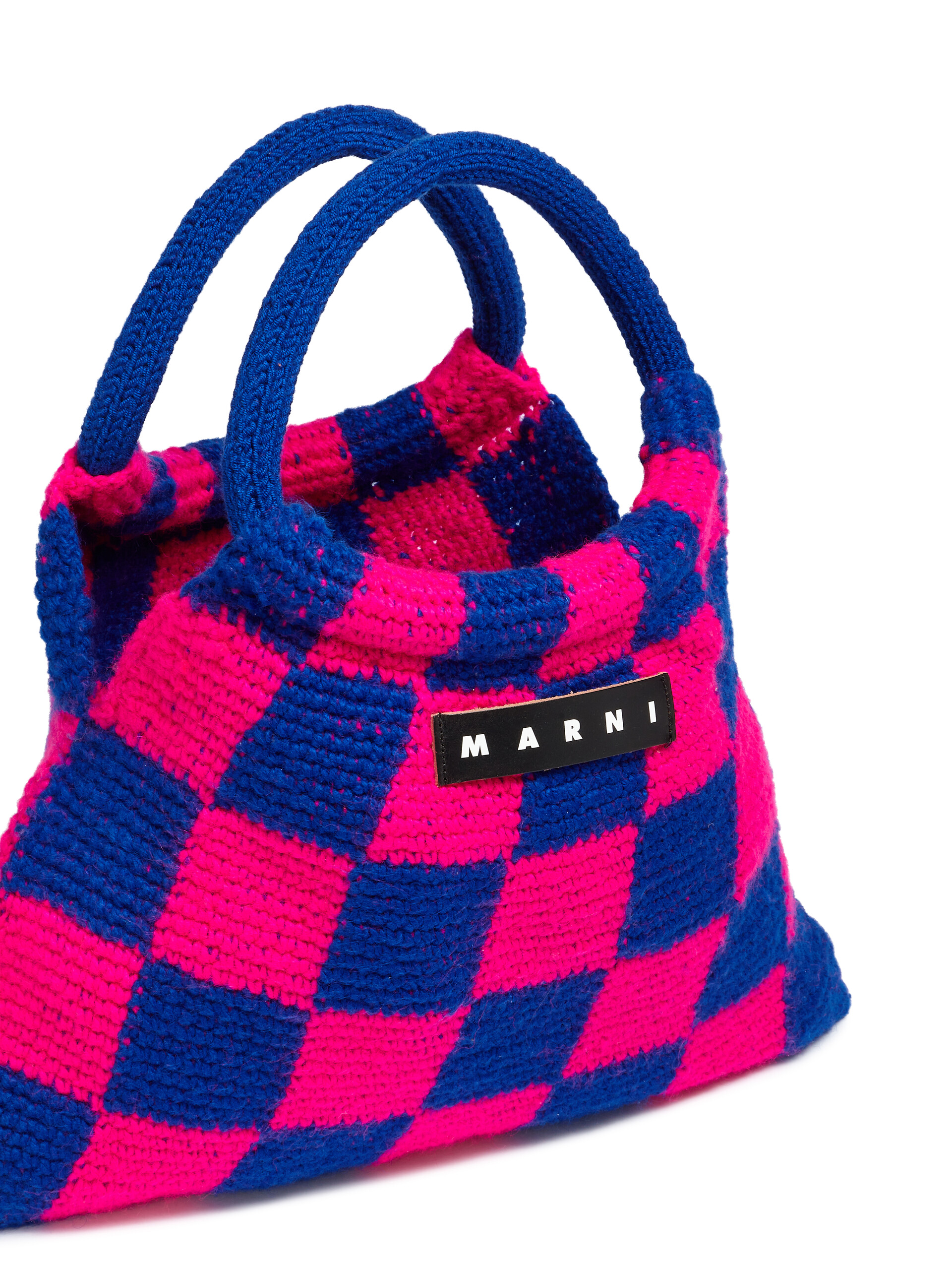 Sac MARNI MARKET GRANNY rose et bleu réalisé au crochet - Sacs cabas - Image 4