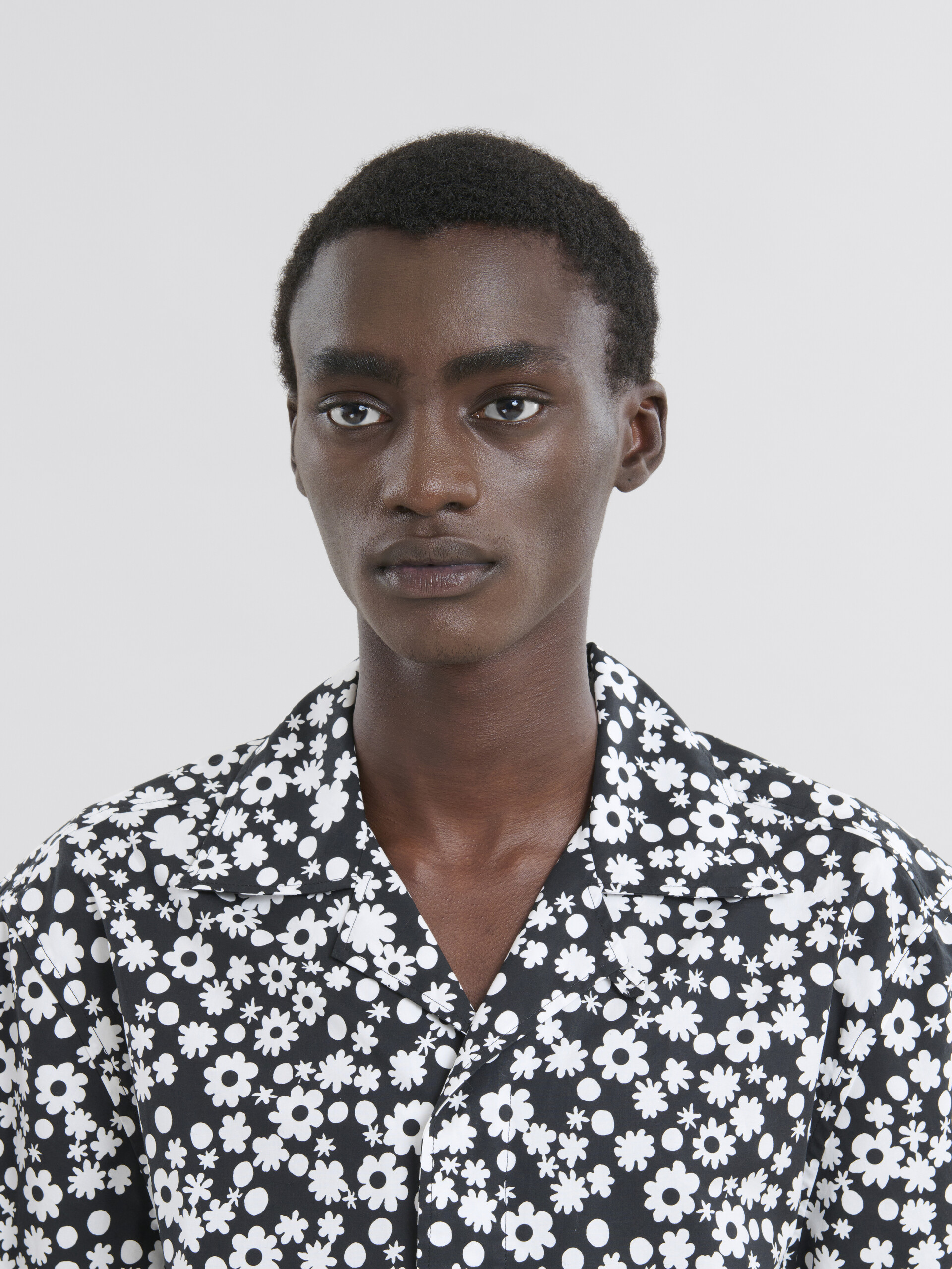 Black and white boxy shirt with Pop Fields motif - Shirts - Image 4