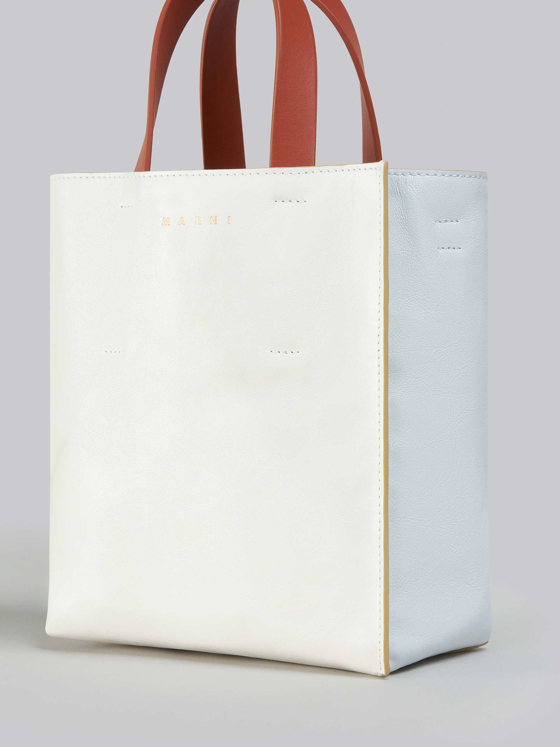 Museo Soft Bag Mini in pelle grigia nera e bordeaux - Borse shopping - Image 5