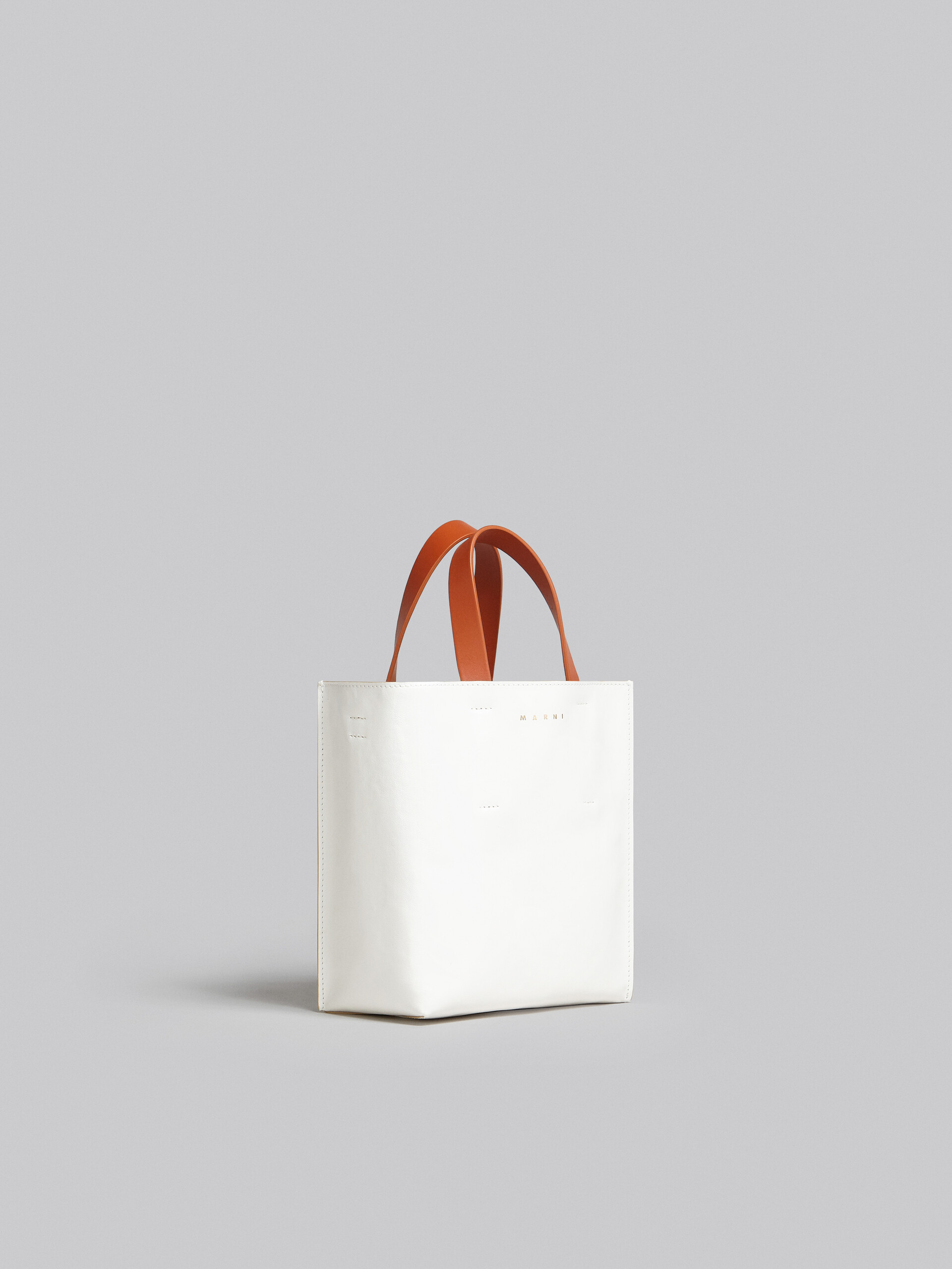 Museo Soft Bag Mini in pelle grigia nera e bordeaux - Borse shopping - Image 6