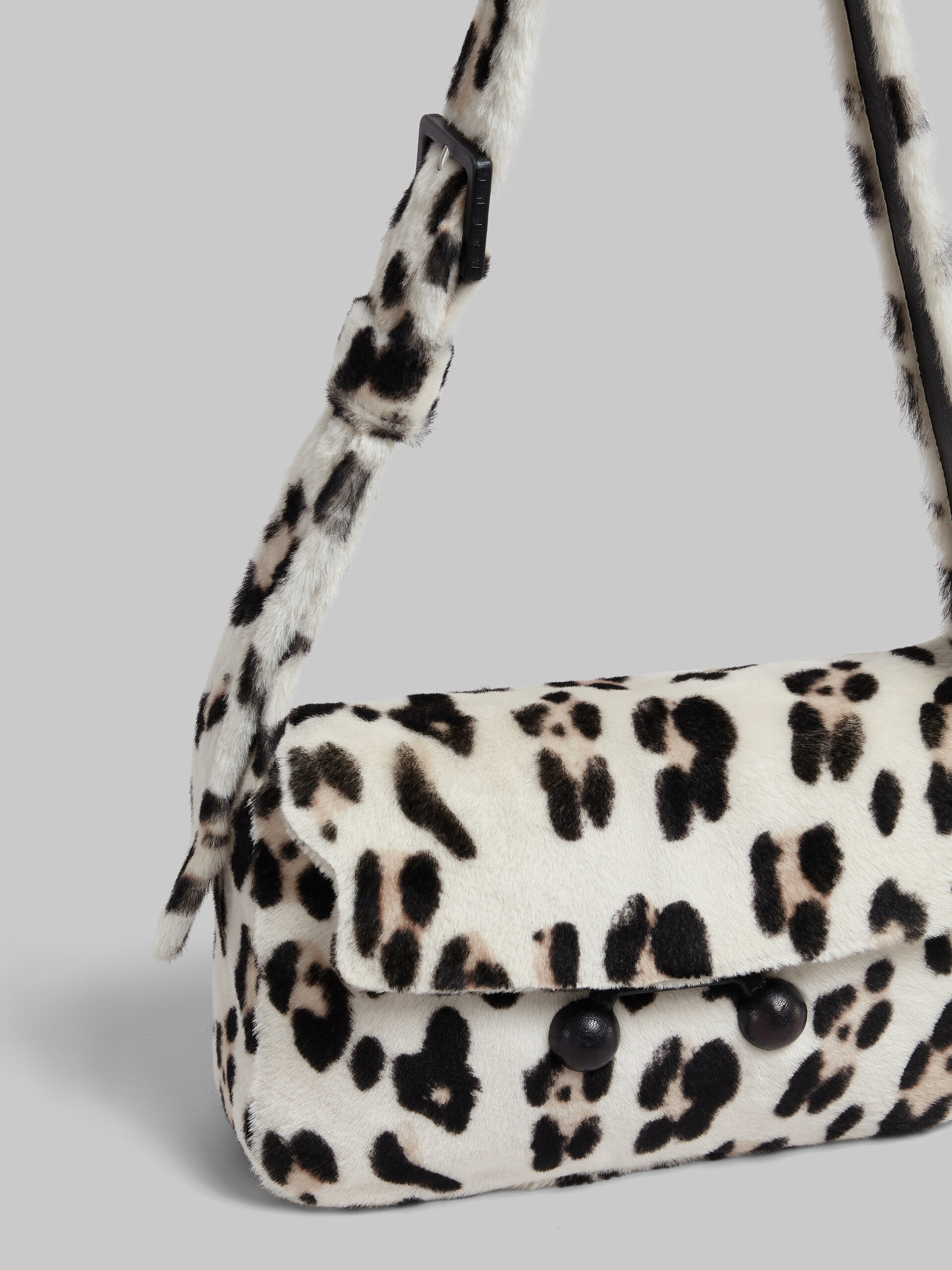 Borsa a spalla Trunkaroo Soft media in shearling con stampa animalier - Borse a spalla - Image 4