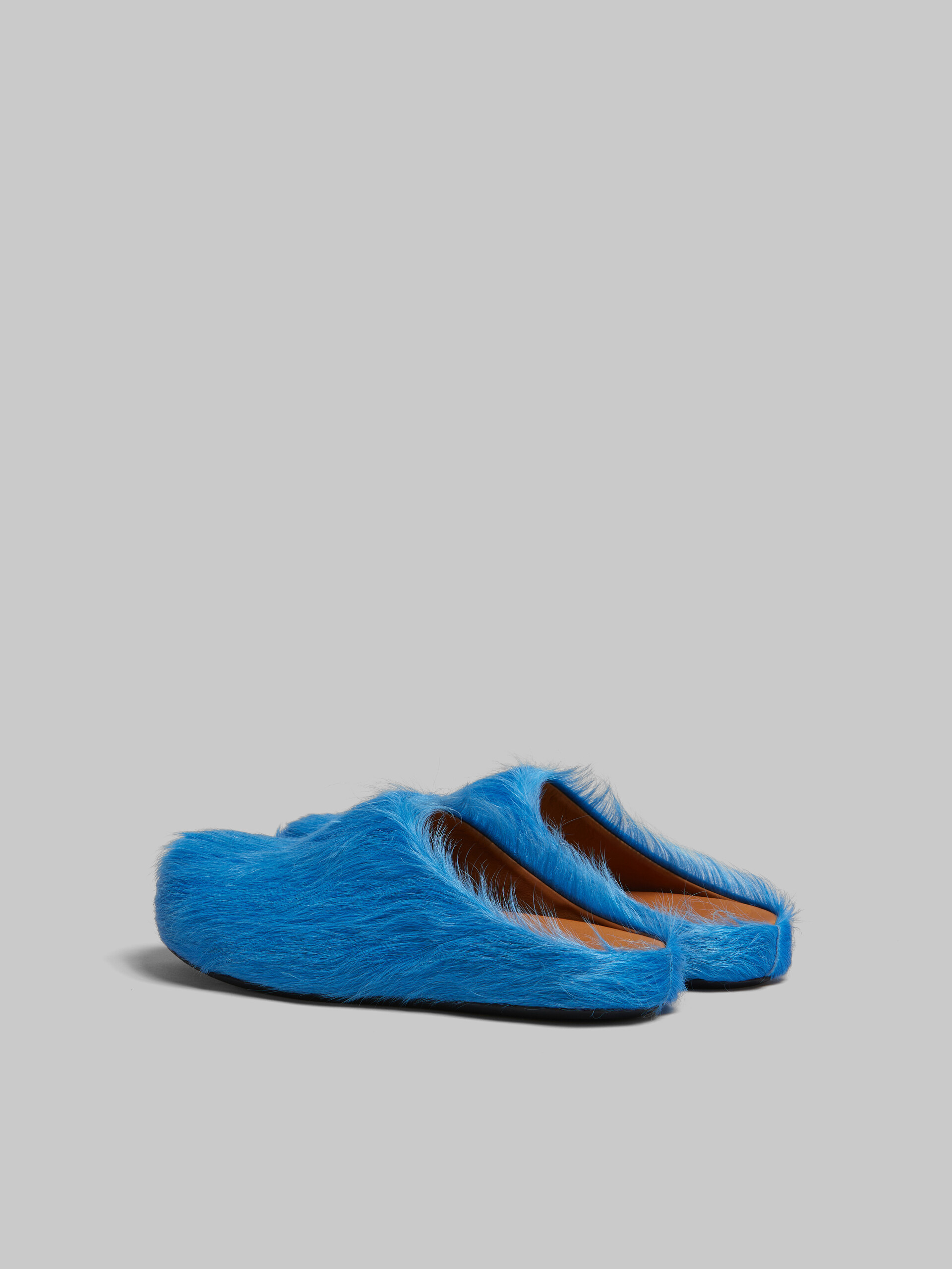 Blaue Fußbett-Sandale aus Kalbsfell - Holzschuhe - Image 3