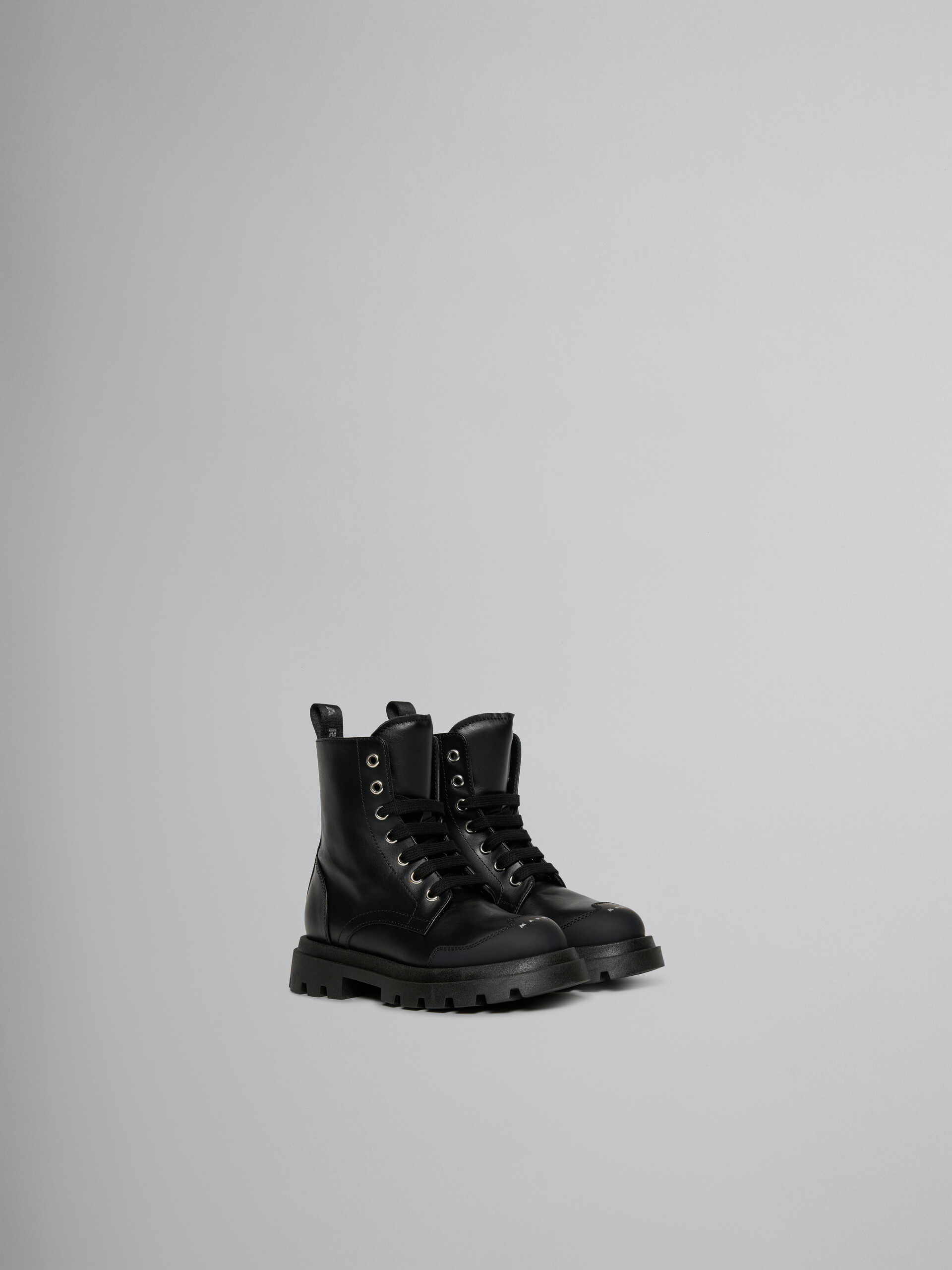 Bota estilo militar de piel negra - Sneakers - Image 2