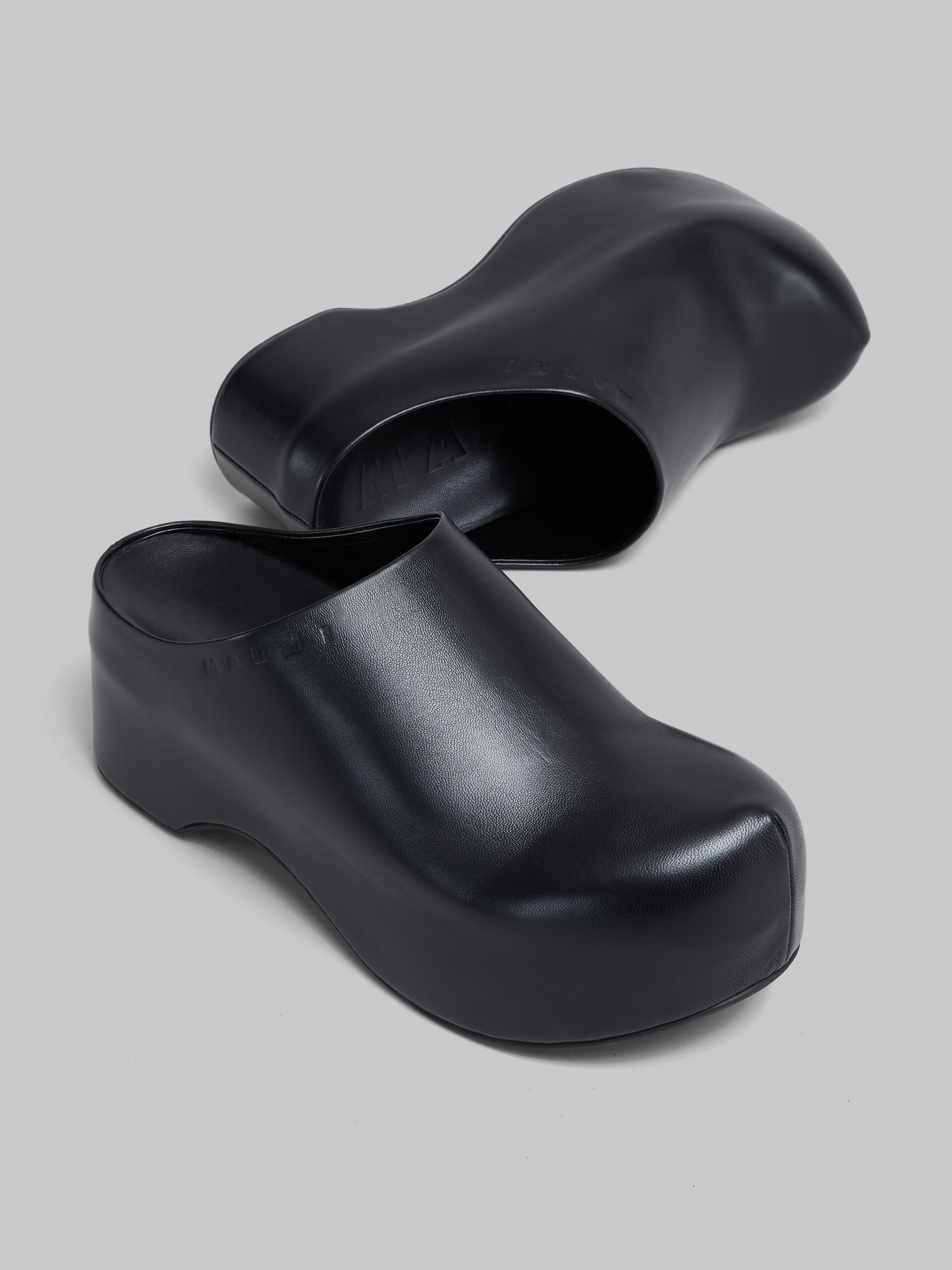 Black leather chunky clog sabot - Clogs - Image 4