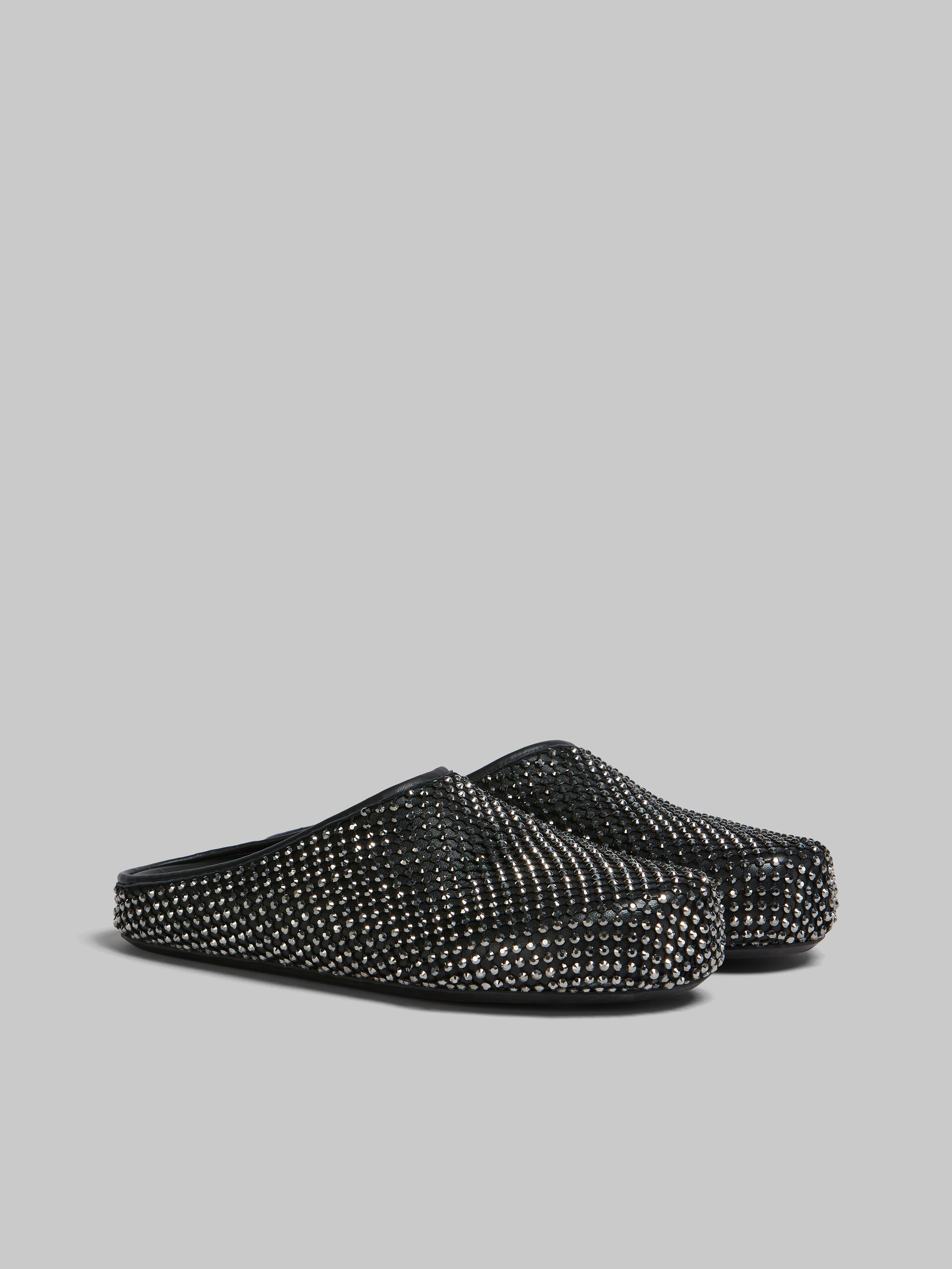 Schwarze Fußbett-Sabots aus Leder mit Strass - Holzschuhe - Image 2