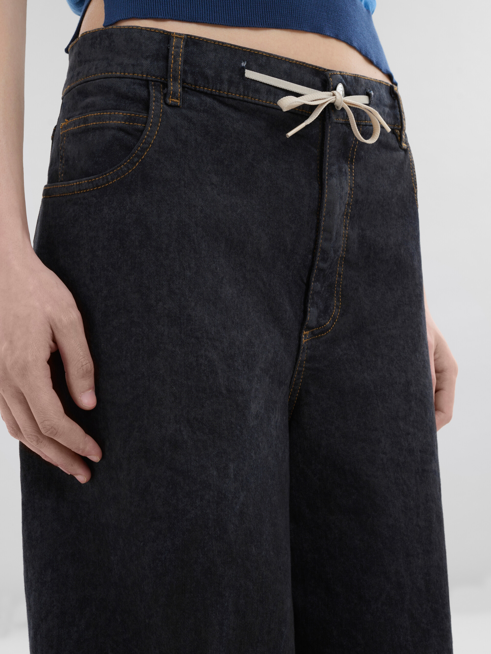 Vaqueros de pernera ancha negros de denim efecto mármol - Pantalones - Image 4