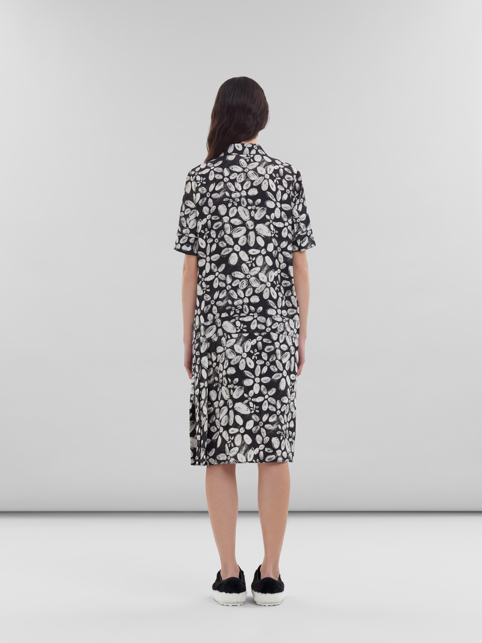 Black satin-back crêpe dress with Blooming print - Dresses - Image 3