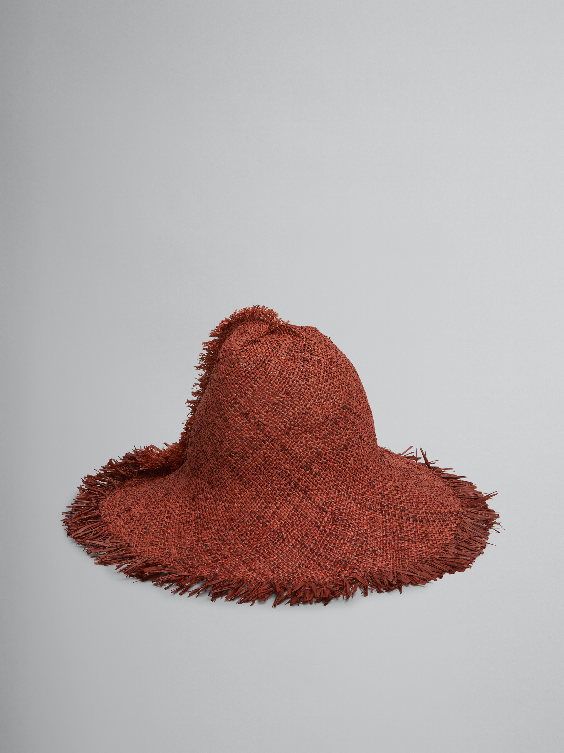 Cappello in rafia marrone con bordo sfrangiato - Cappelli - Image 1