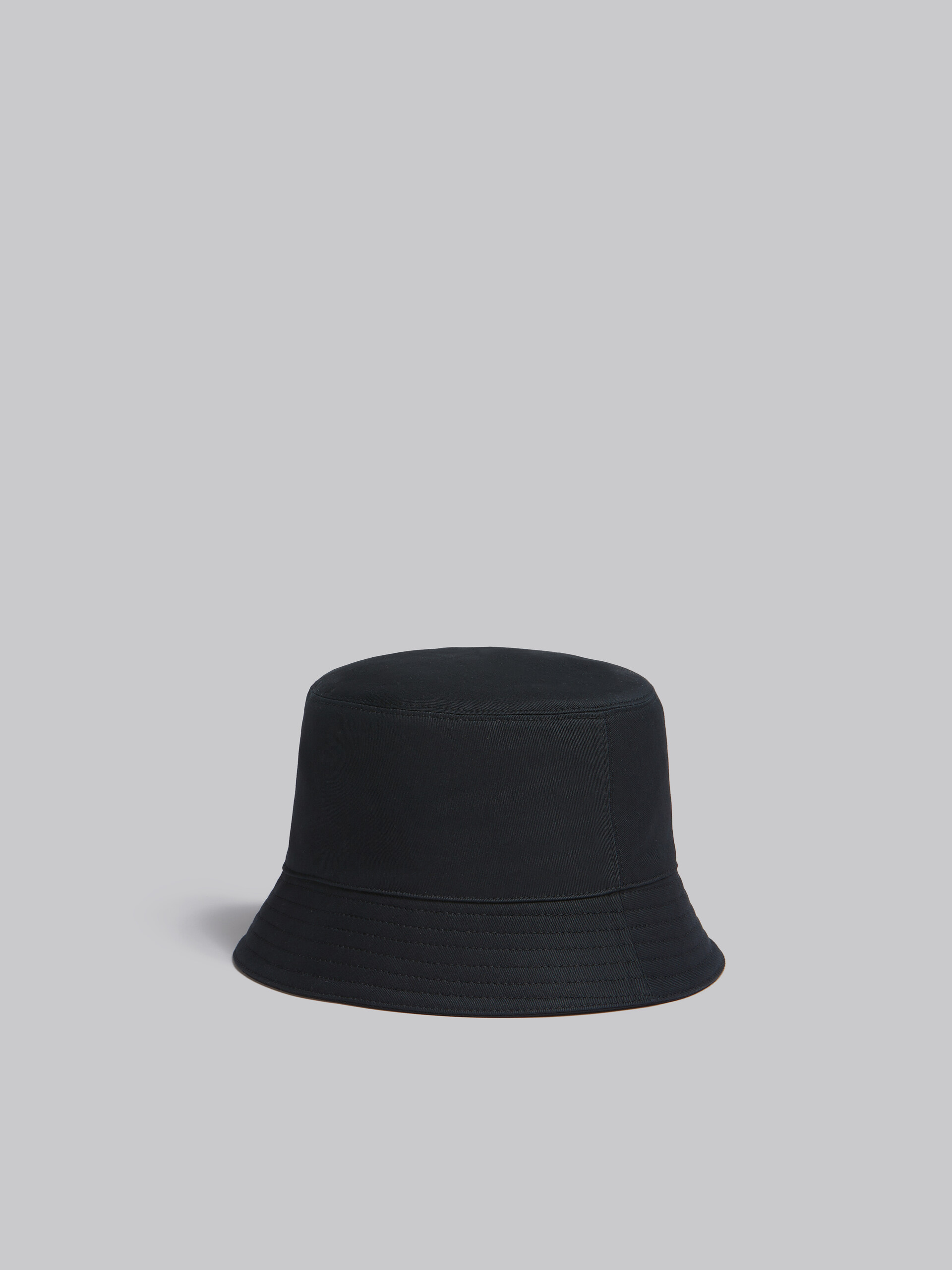 Bob en gabardine noire avec logo brodé - Chapeau - Image 3