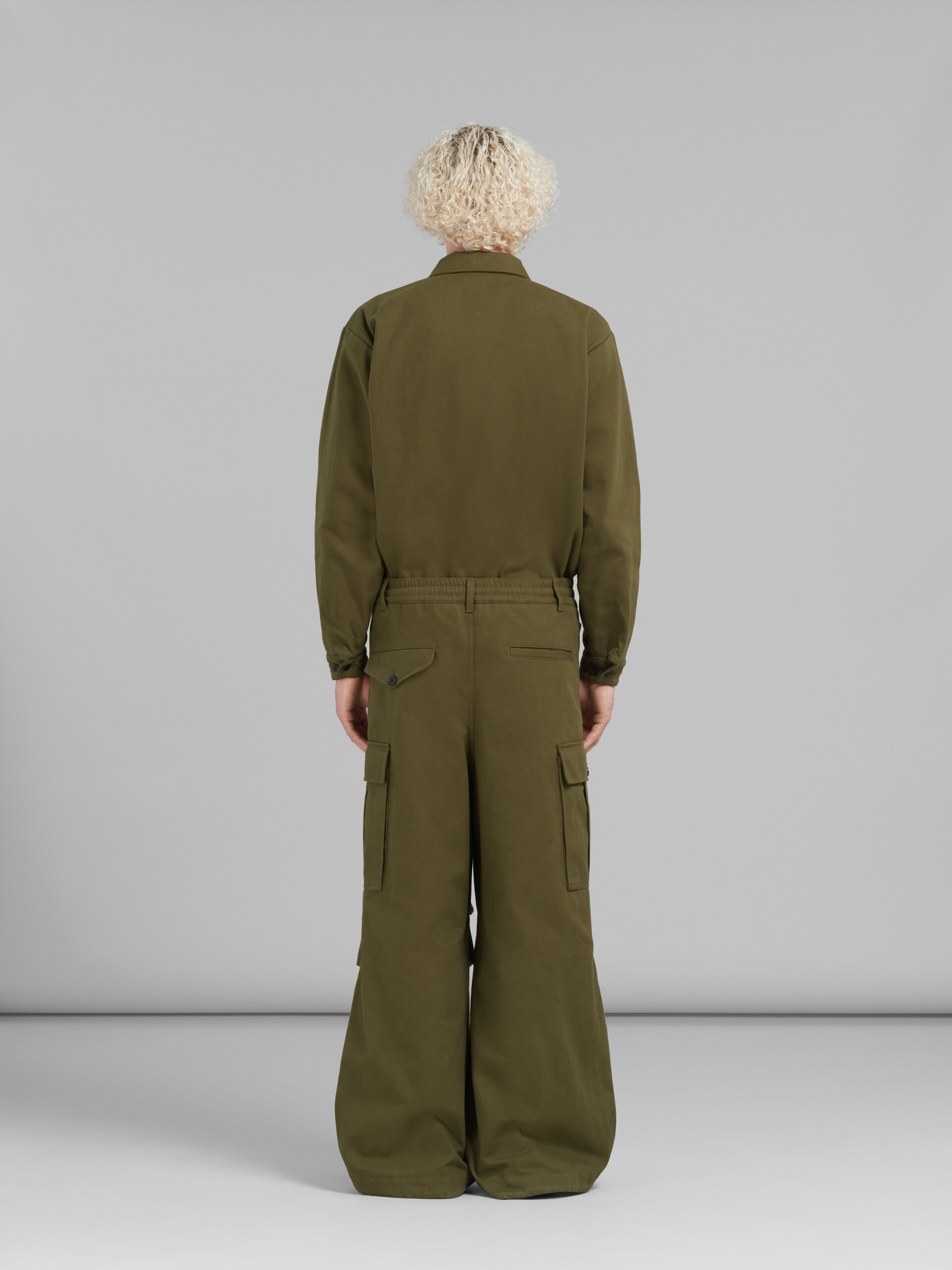 Pantalon cargo en gabardine verte - Pantalons - Image 3