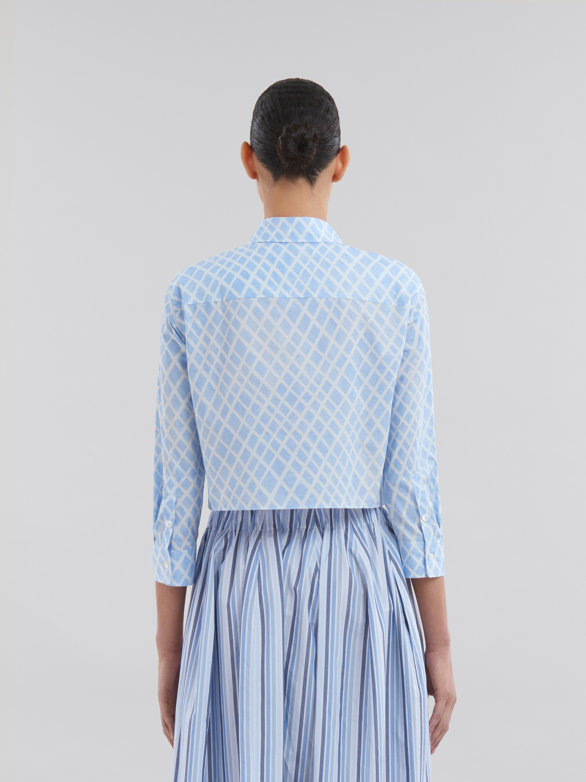 Light blue organic poplin cropped shirt with Landscapes print - Shirts - Image 3