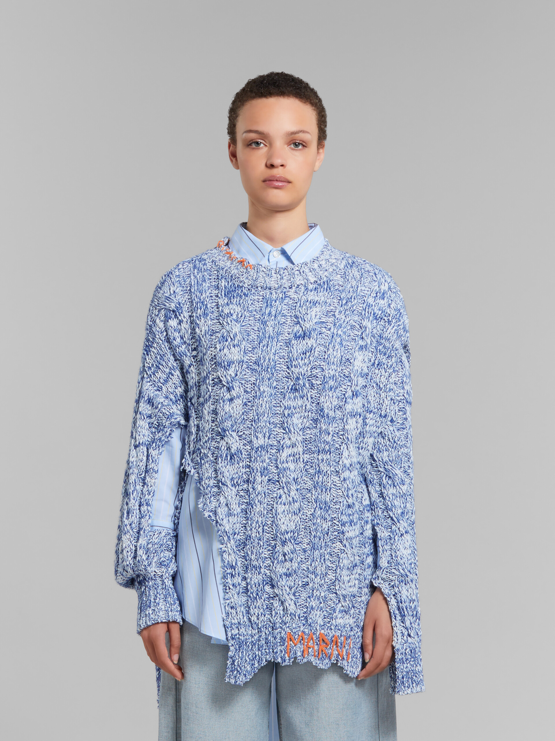 Blauer Pullover aus Mouliné mit Rändern in Destroyed-Optik - Pullover - Image 2