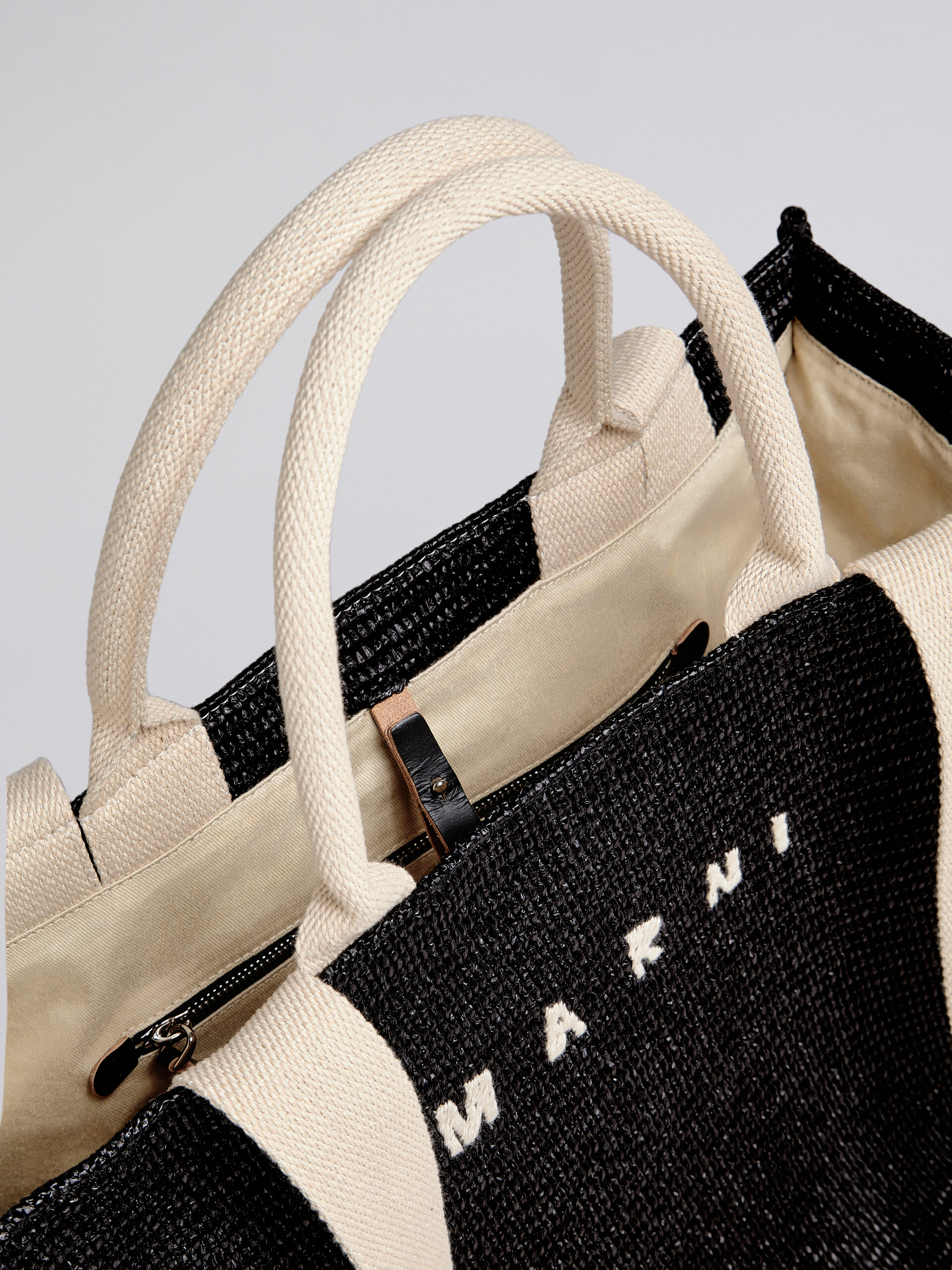 Large Tote in natural-coloured raffia-effect fabric - Shopping Bags - Image 4