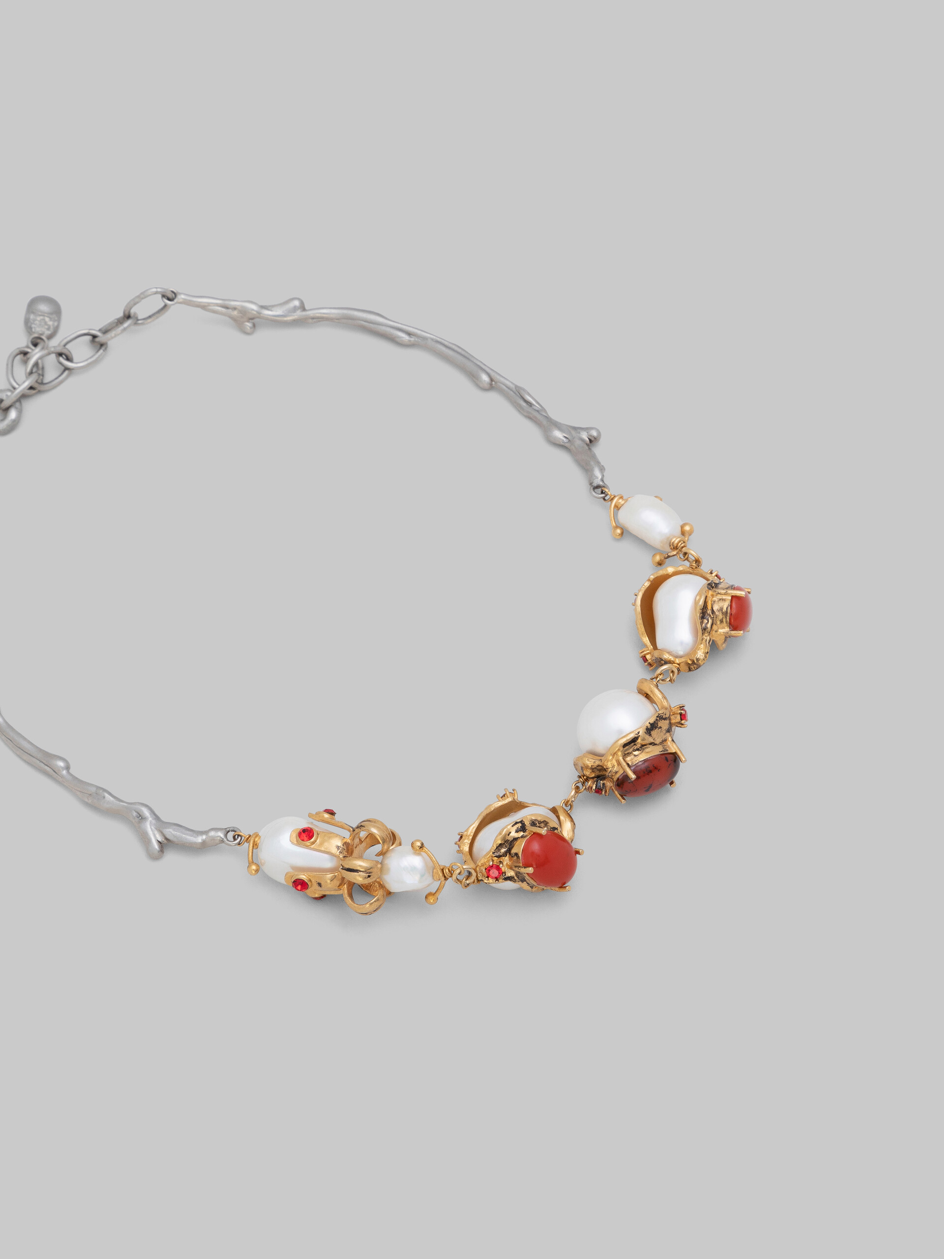 Gold- und palladiumfarbene Halskette mit eingeschalten Perlenanhängern - Halsketten - Image 3