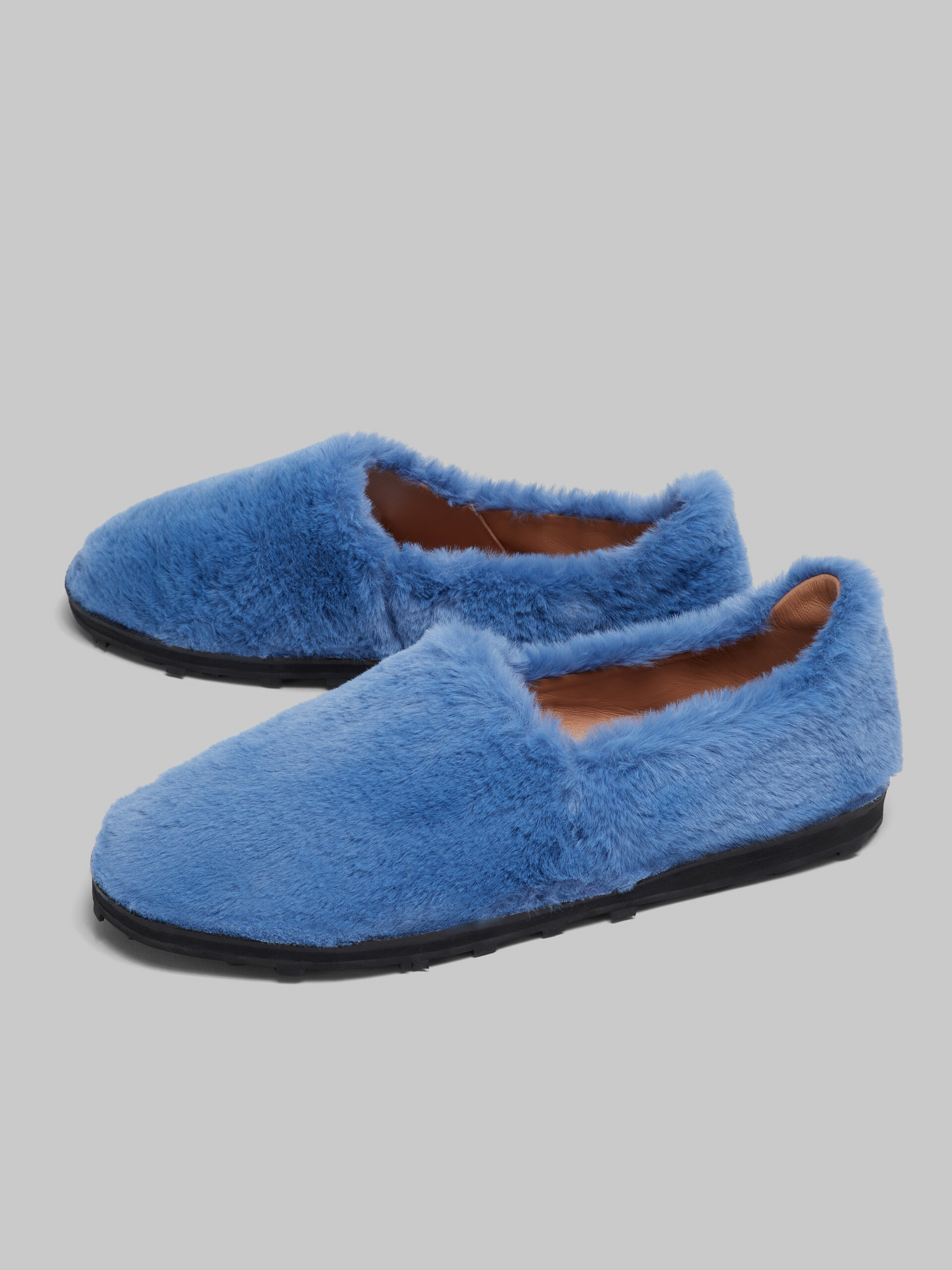 Blue slip-on loafer in faux fur - Lace-ups - Image 4