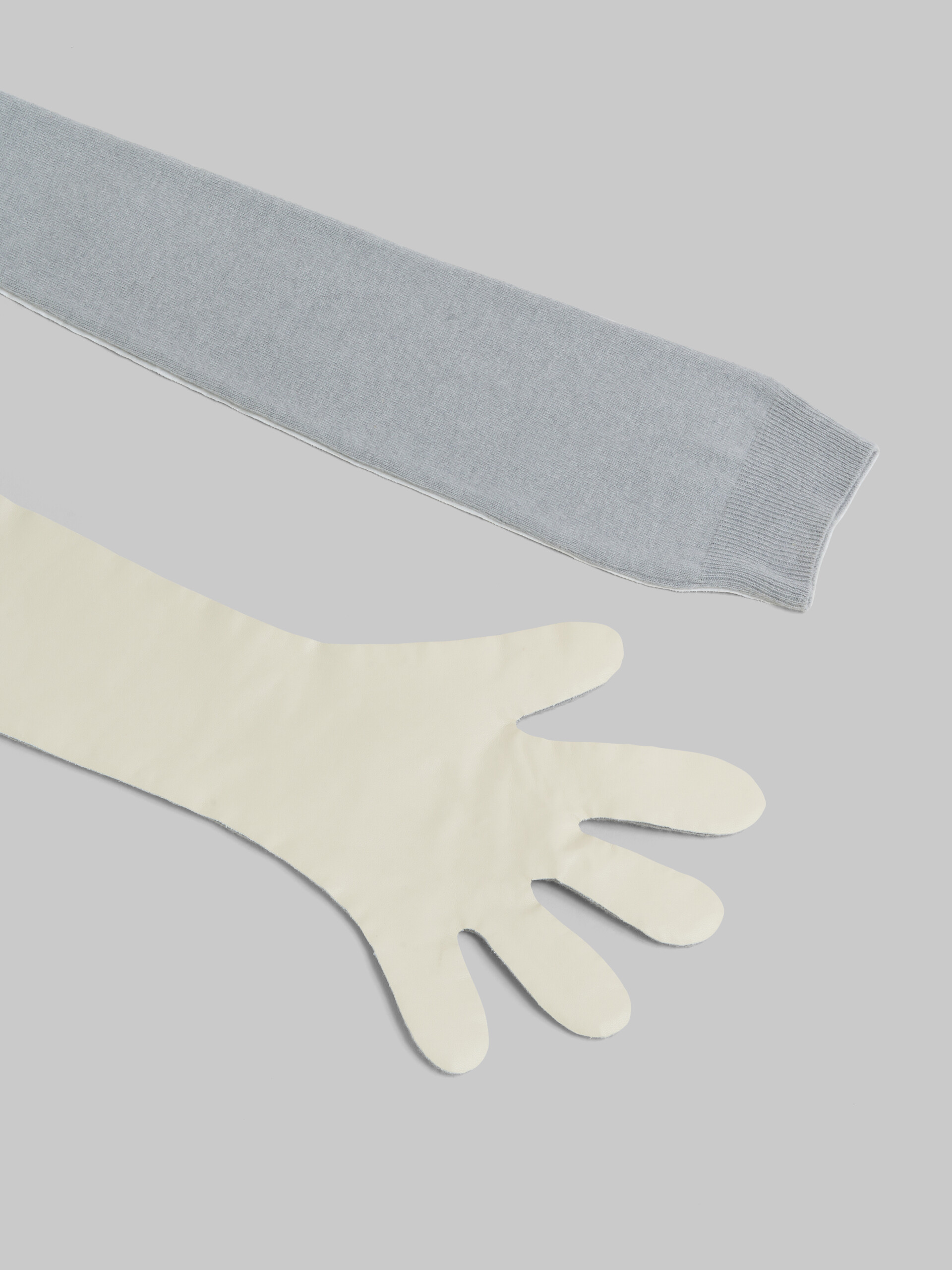 Gants longs gris et blanc en laine et cachemire - Gants - Image 3