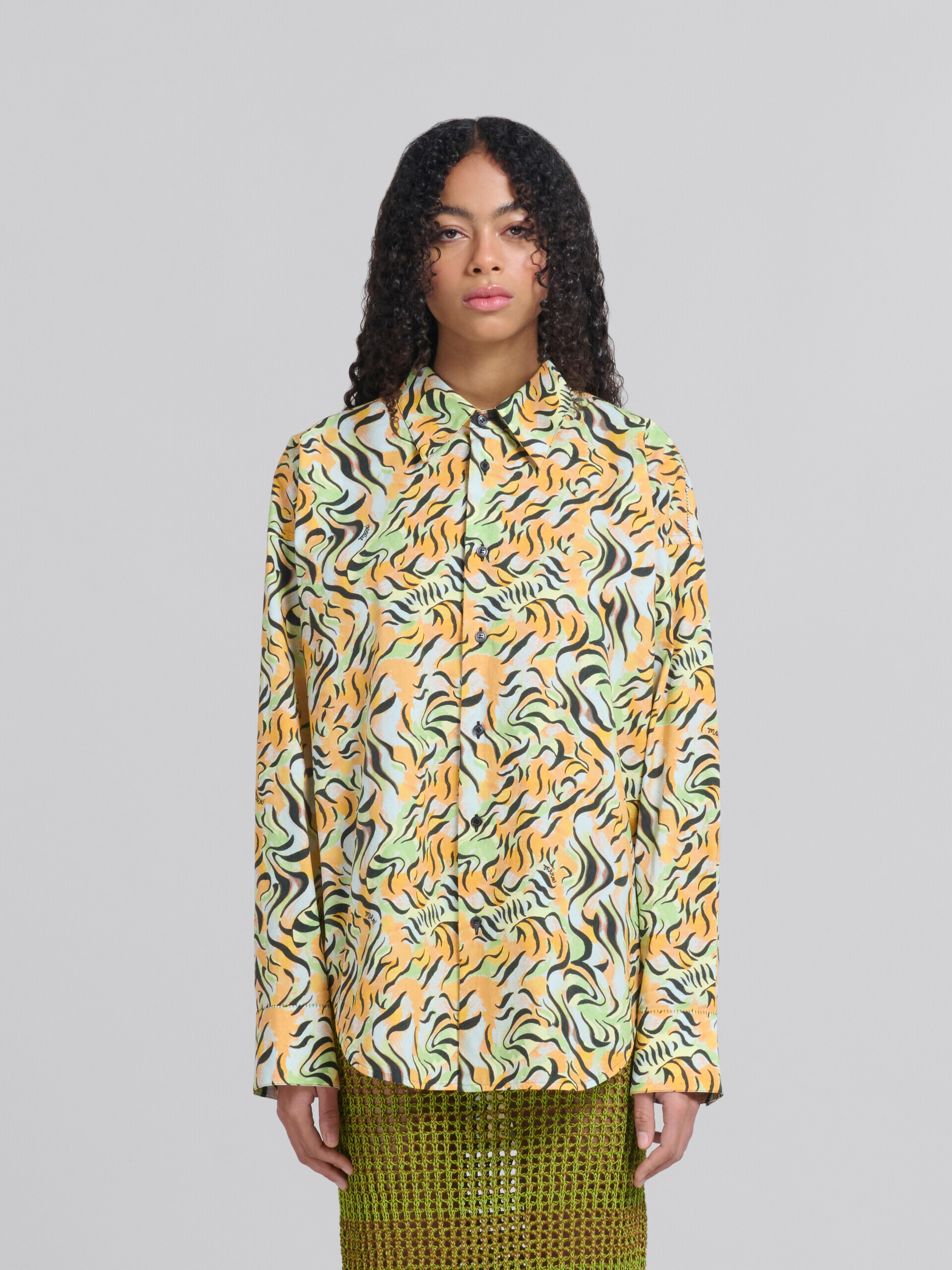 Camisa de algodón orgánico con estampado naranja y verde - Camisas - Image 1