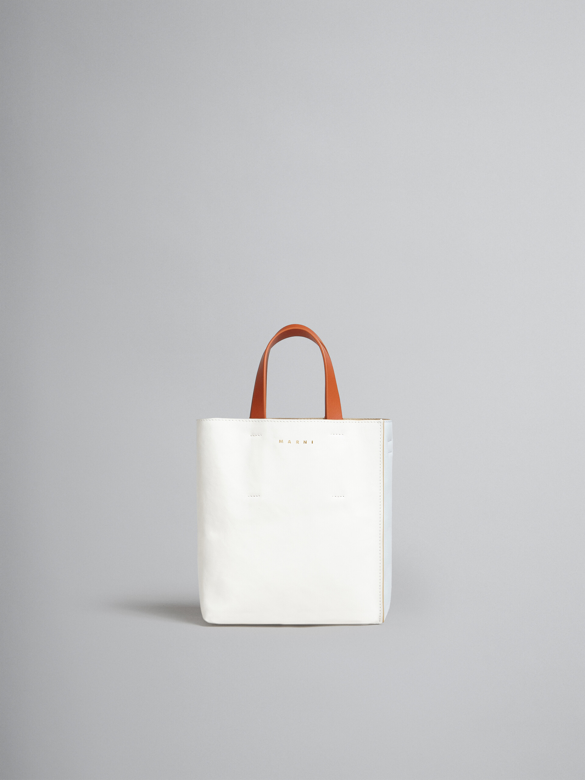 Mini-sac Museo Soft en cuir gris, noir et rouge - Sacs cabas - Image 1