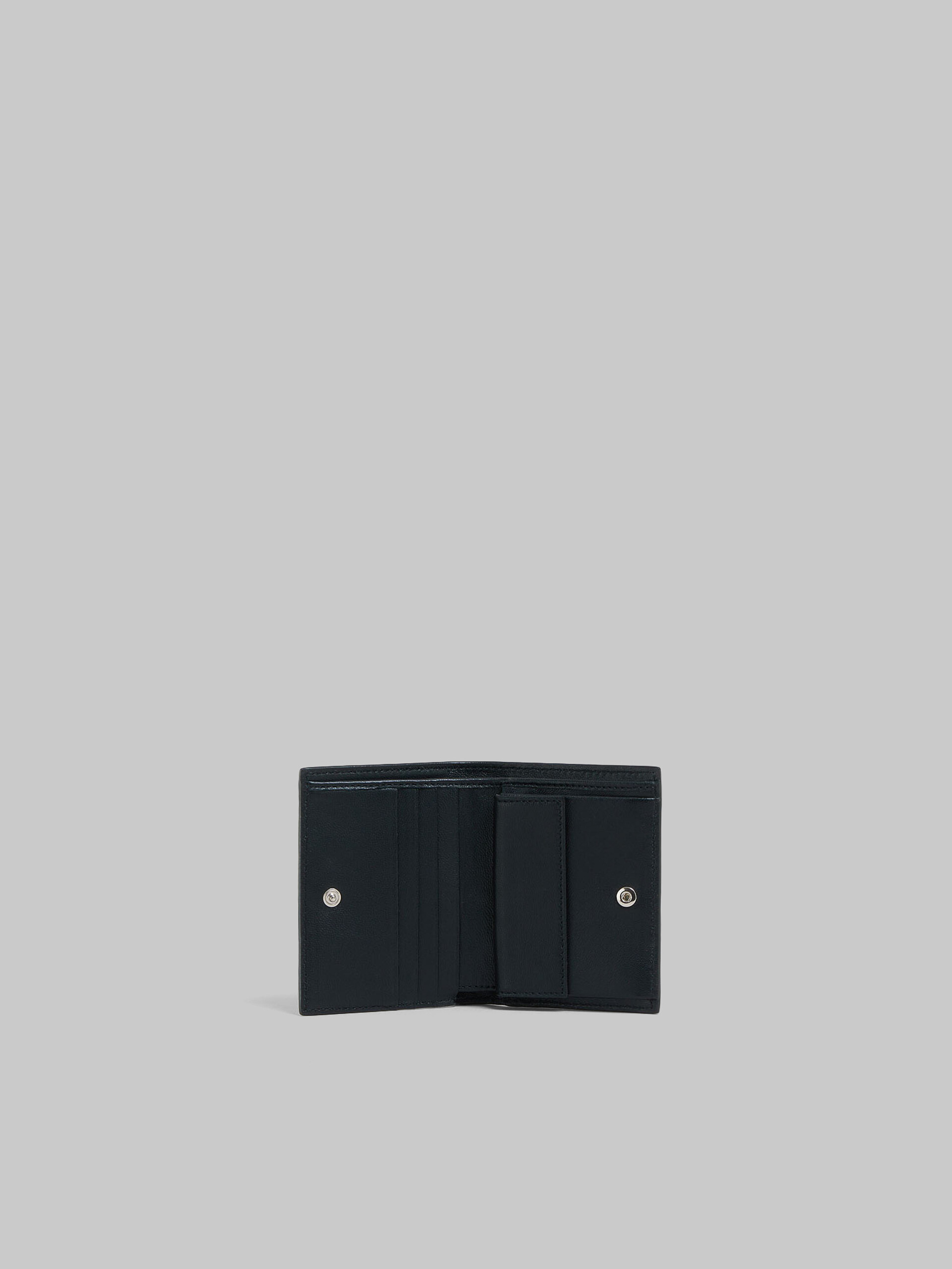 ブラウン レザー製 二つ折りウォレット、マルニメンディング - 財布 - Image 2
