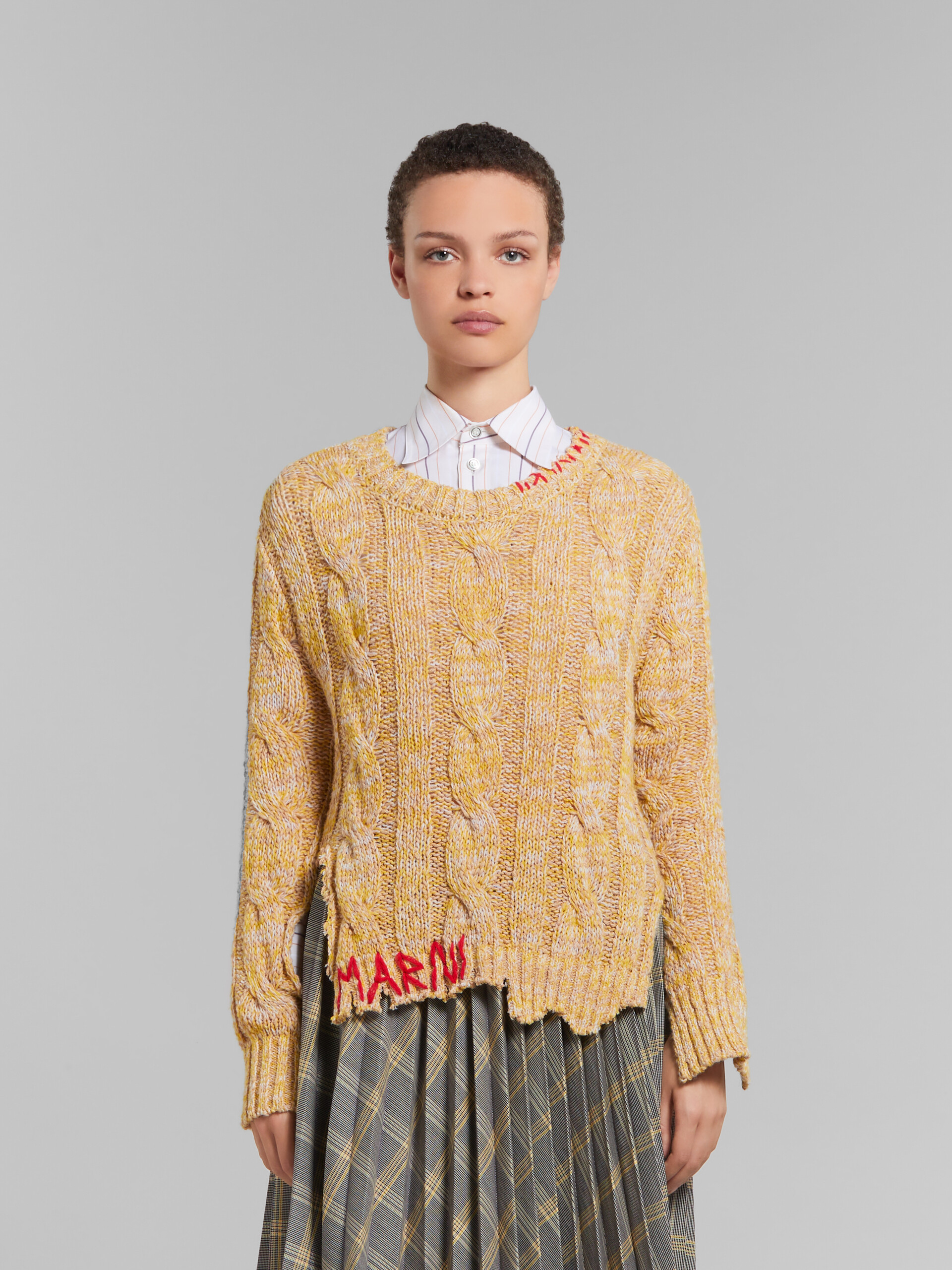 Gelber Pullover aus Mouliné mit Rändern in Destroyed-Optik - Pullover - Image 2