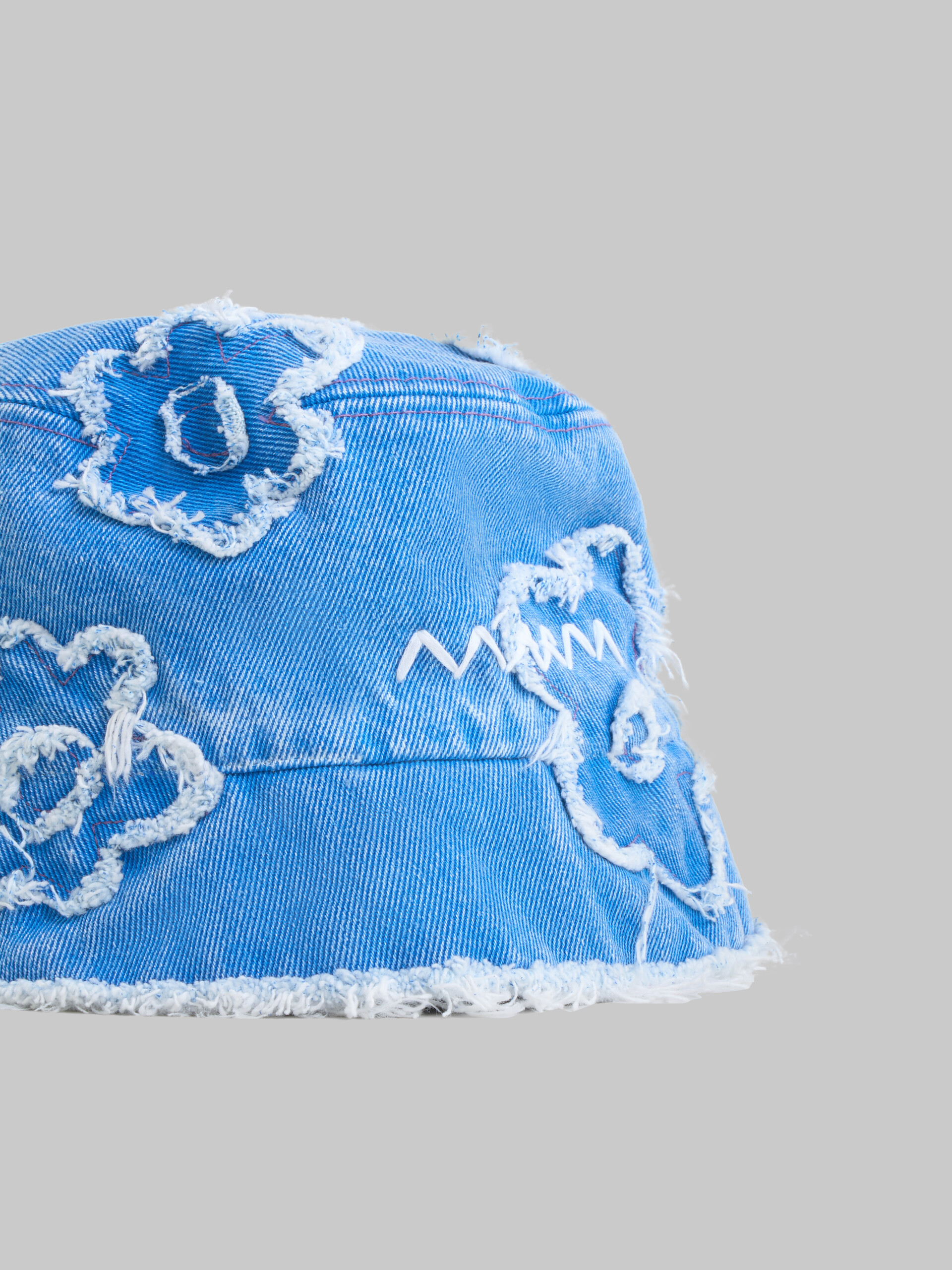 Light blue denim bucket hat with Dillies patch details - Hats - Image 4