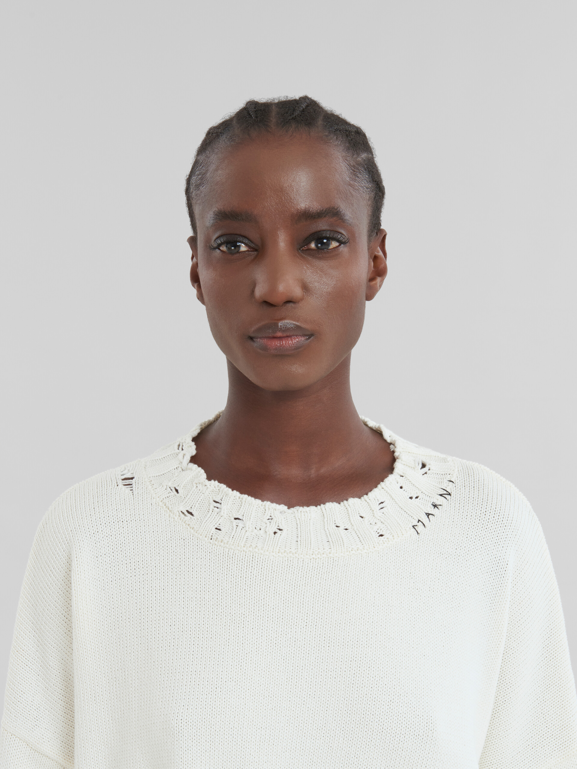 Black dishevelled cotton cropped jumper - Pullovers - Image 4