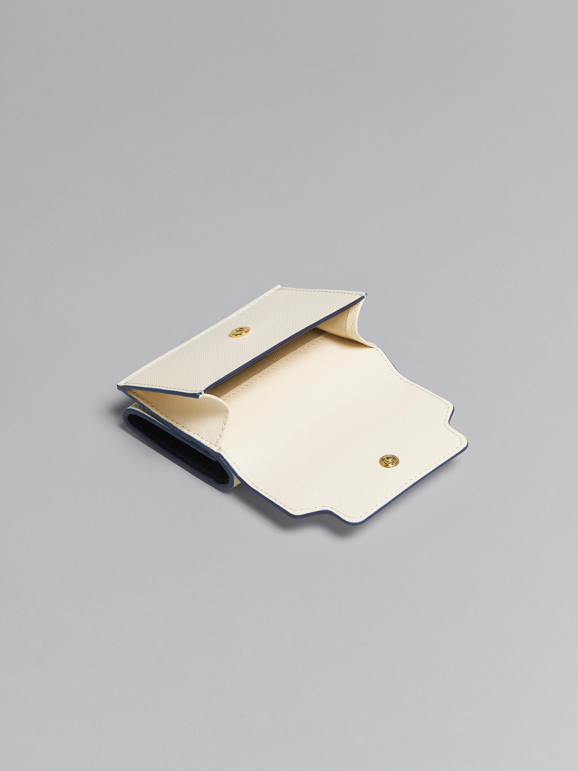ホワイト サフィアーノレザー三つ折りウォレット - 財布 - Image 5