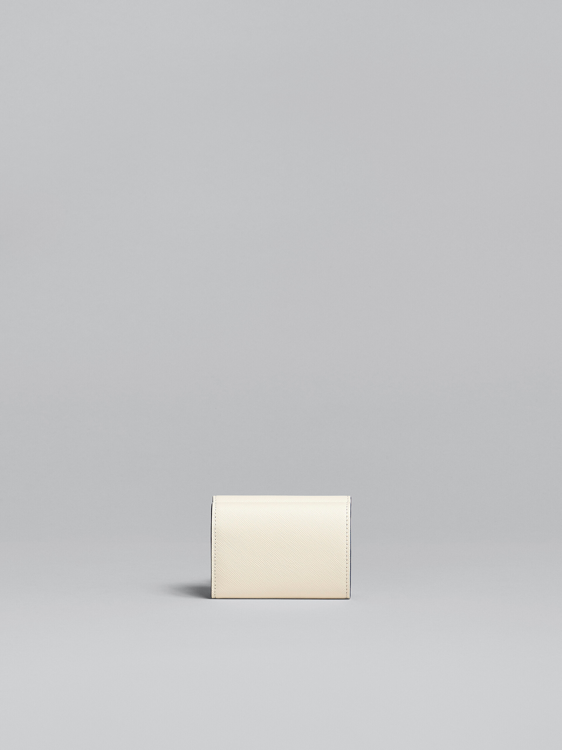 ホワイト サフィアーノレザー三つ折りウォレット - 財布 - Image 3