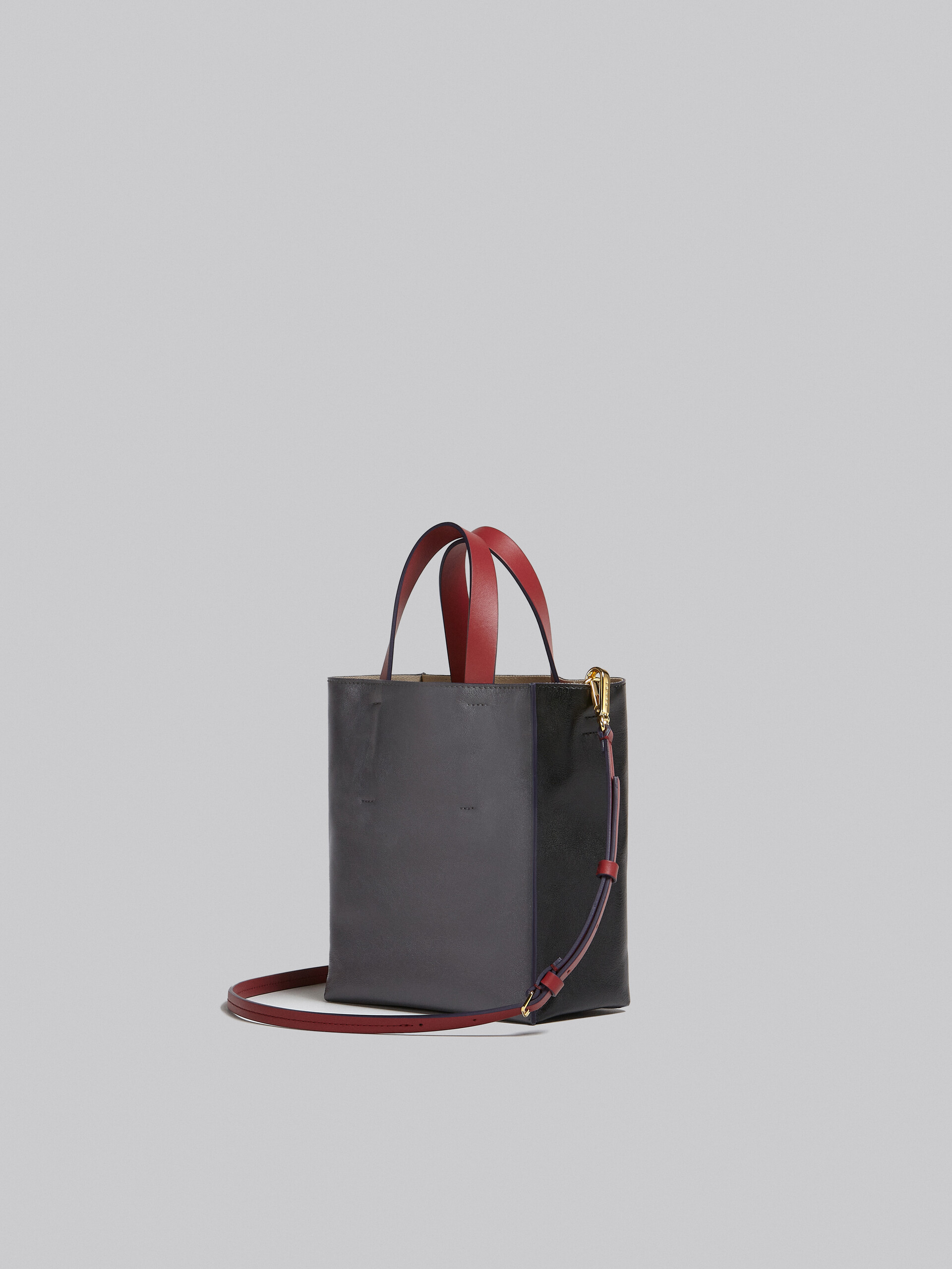 Museo Soft Bag Mini in pelle grigia nera e bordeaux - Borse shopping - Image 3