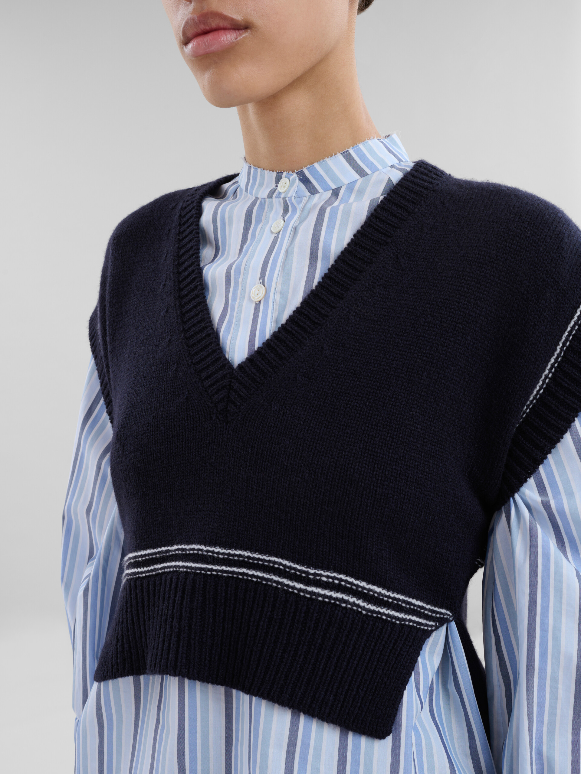 Gilet in lana vergine navy con intarsio Marni - Pullover - Image 4