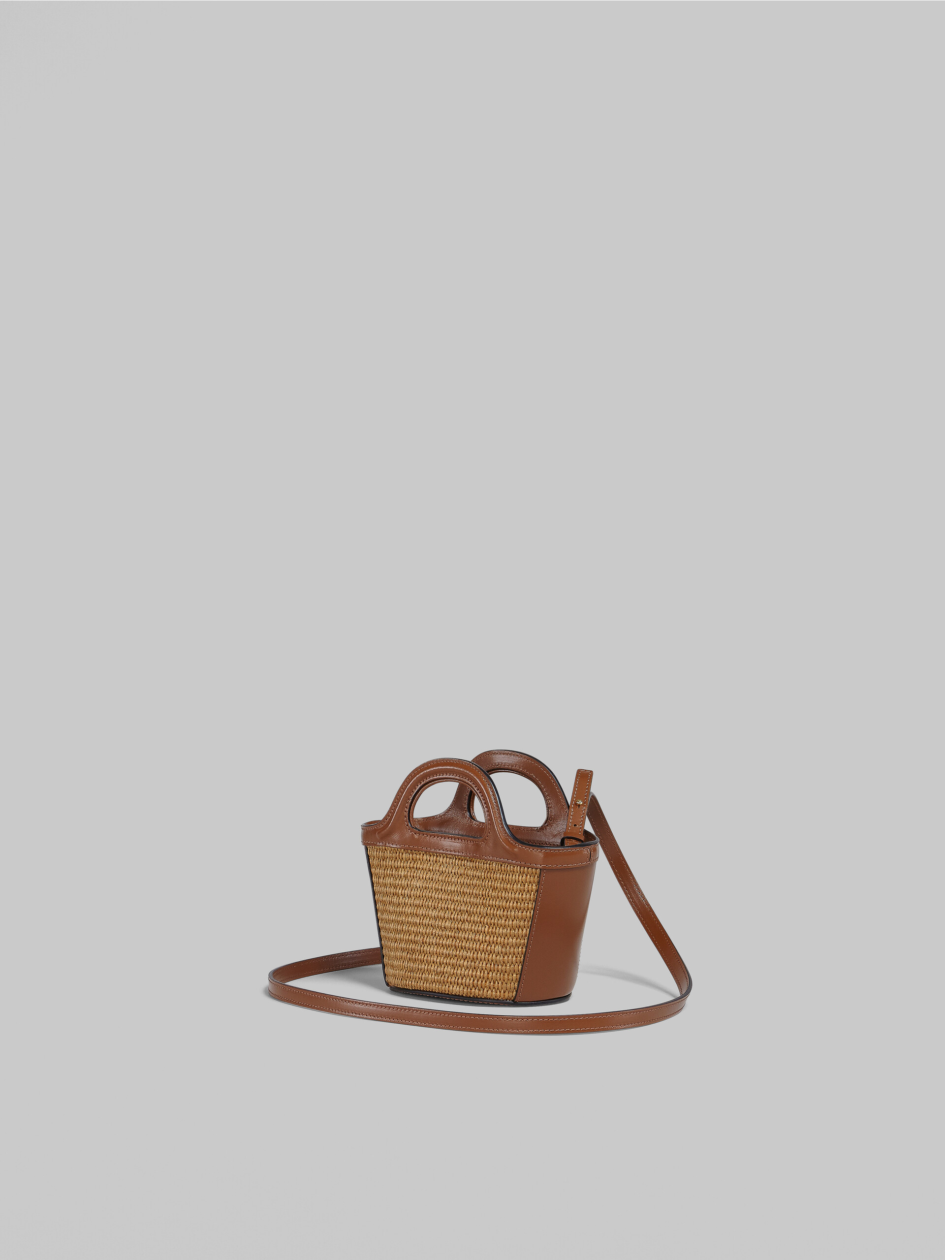 Mini-Tasche Tropicalia aus hellblauem Leder und Material in Bast-Optik - Handtaschen - Image 3