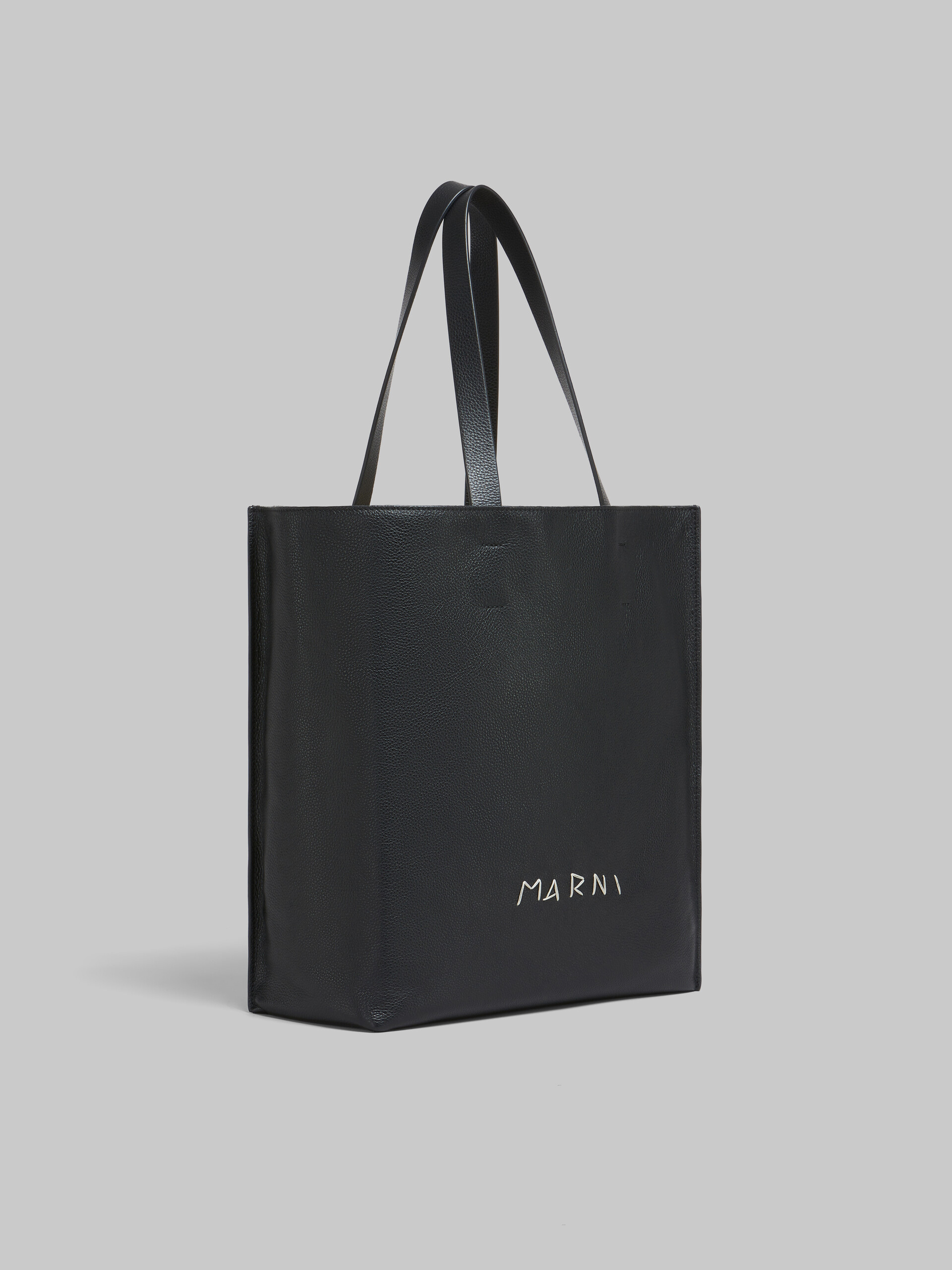 Black leather Museo Soft Tote large with Marni Symbol embroidery - Shopping Bags - Image 5