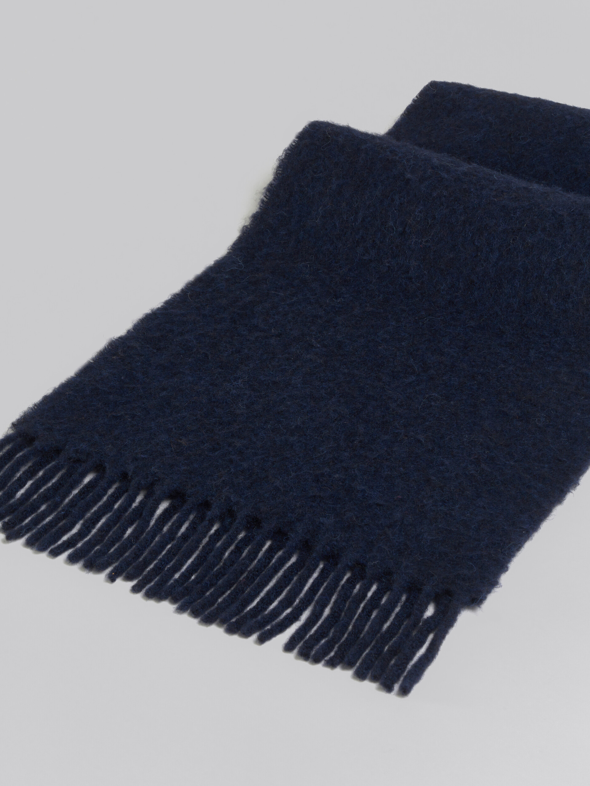 Schal aus hellblauer Alpakawolle - Schals - Image 4