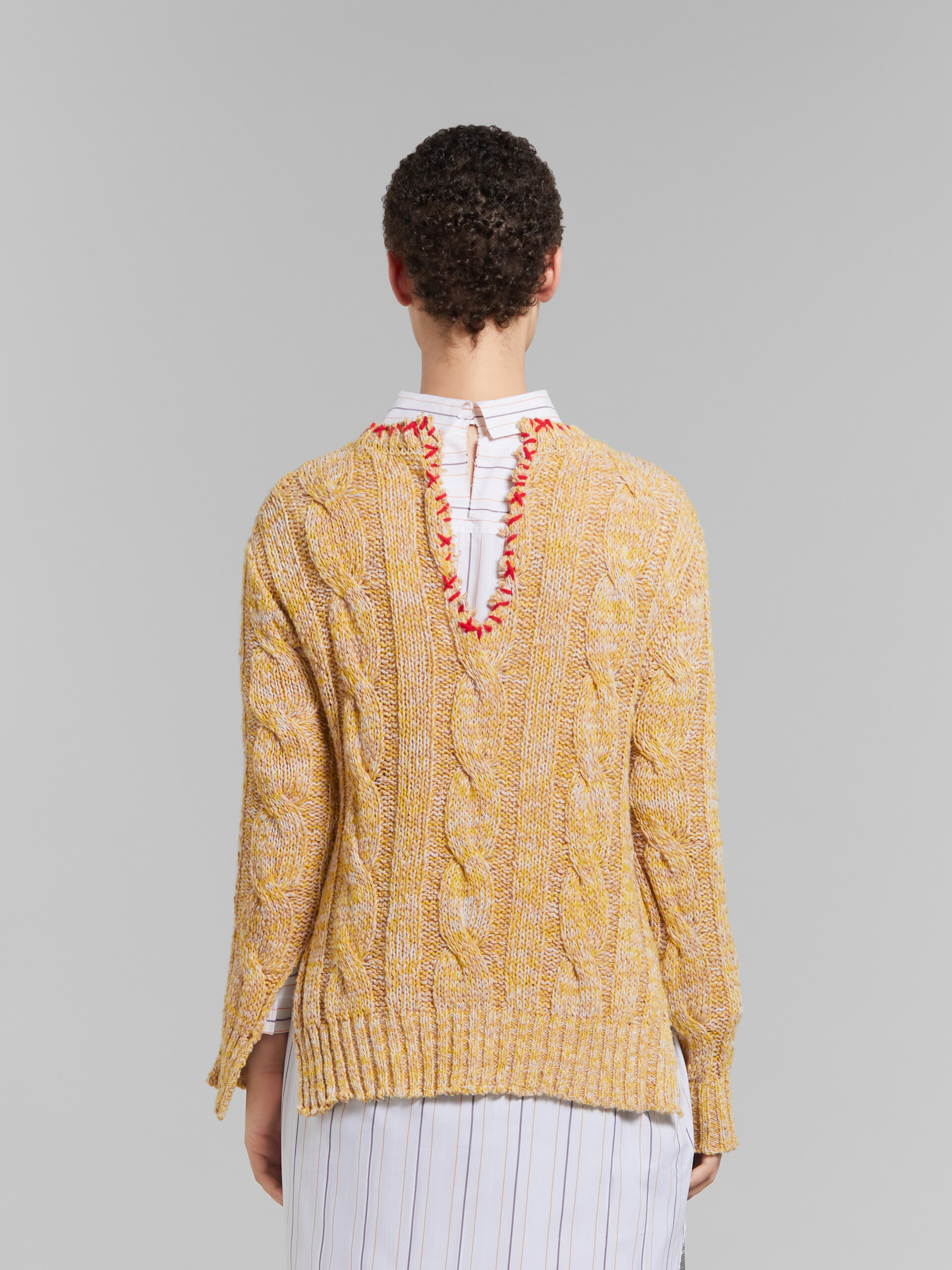Gelber Pullover aus Mouliné mit Rändern in Destroyed-Optik - Pullover - Image 3