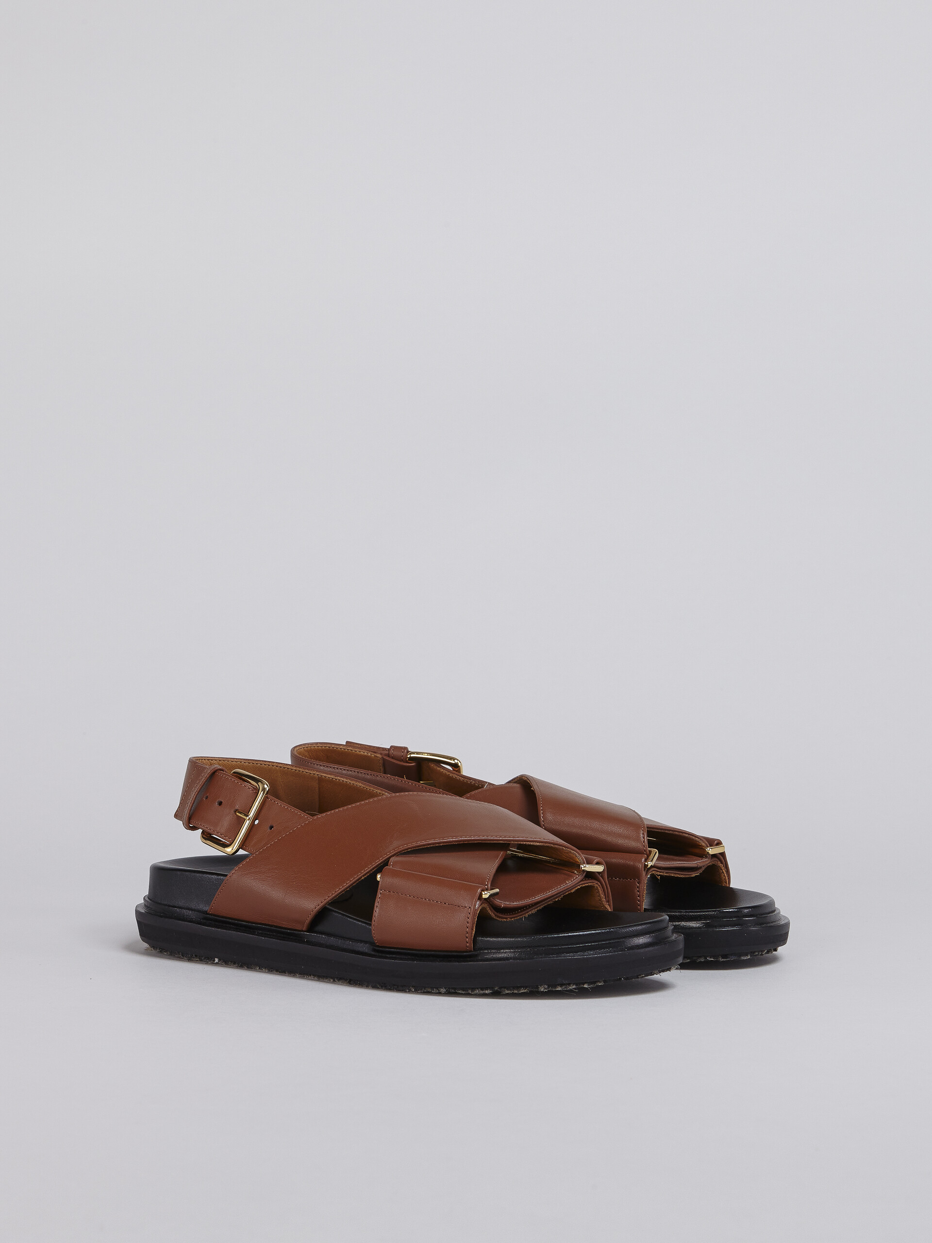 Braune Ledersandalen mit überkreuzten Riemchen - Sandalen - Image 2