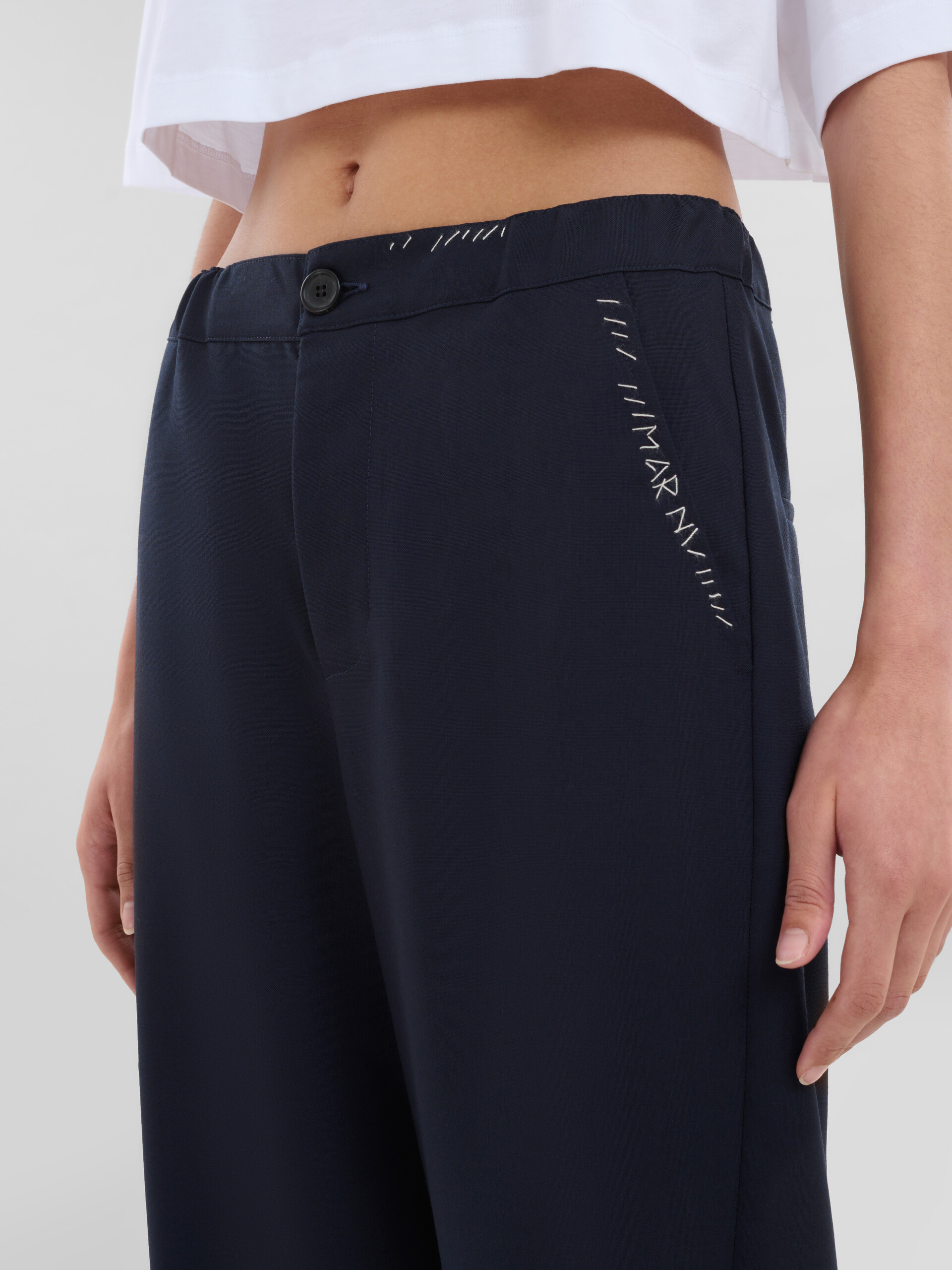 Dunkelblaue Hose aus Tropenwolle mit Marni-Flicken - Hosen - Image 4