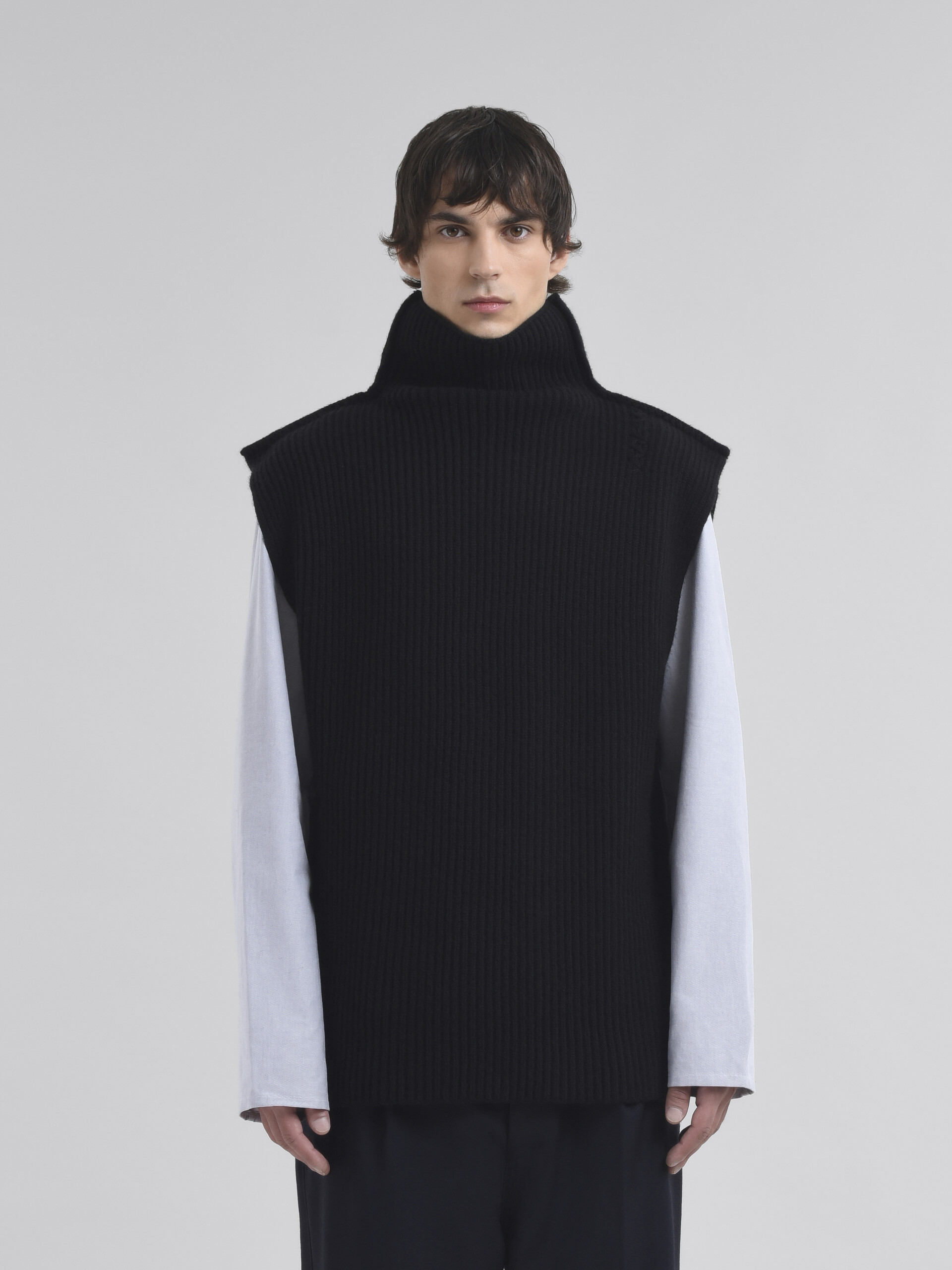 Black ribbed wool vest - Pullovers - Image 2