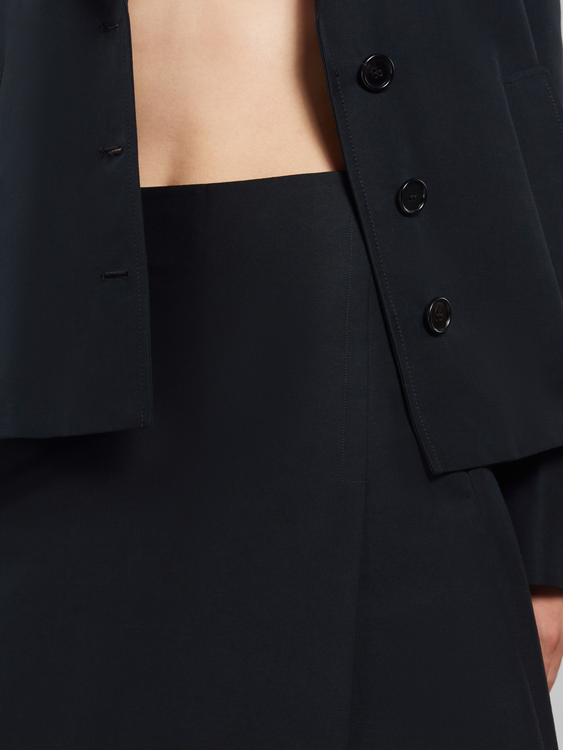 Falda midi negra de cady con maxiplisados - Faldas - Image 4