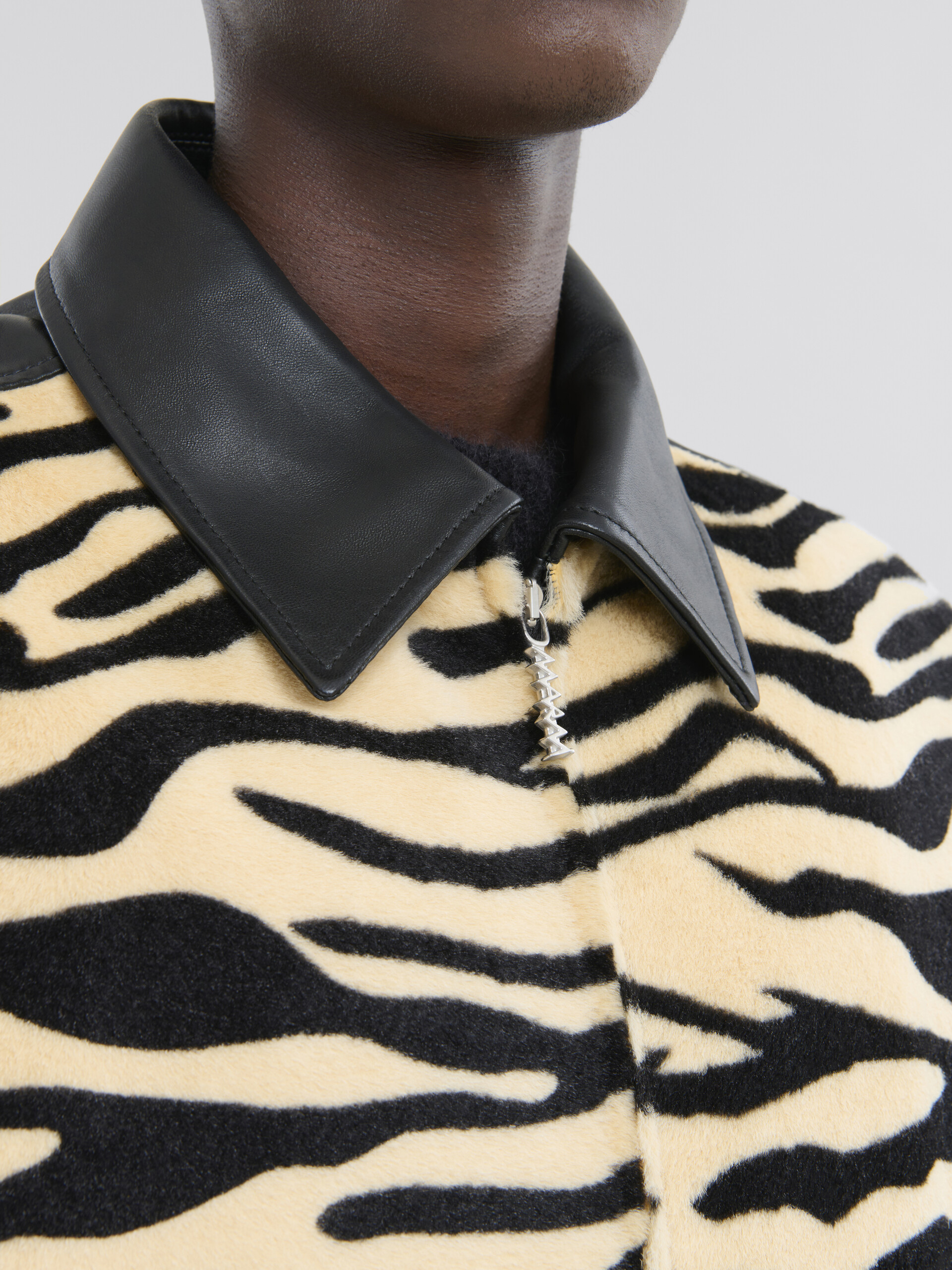 Black leather and tiger print shearling jacket - Jackets - Image 4