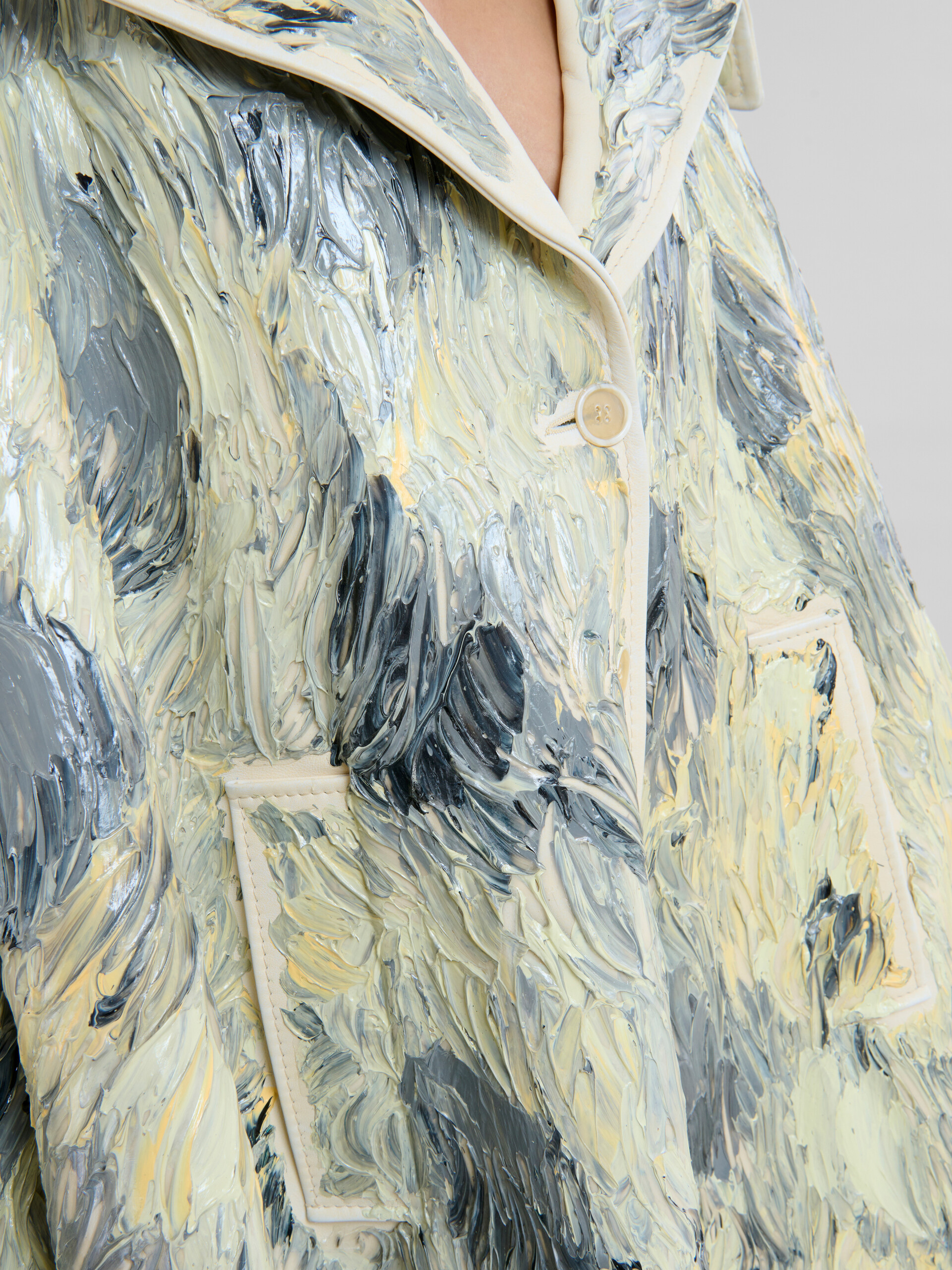 Hand-painted light yellow leather cape - Coat - Image 5