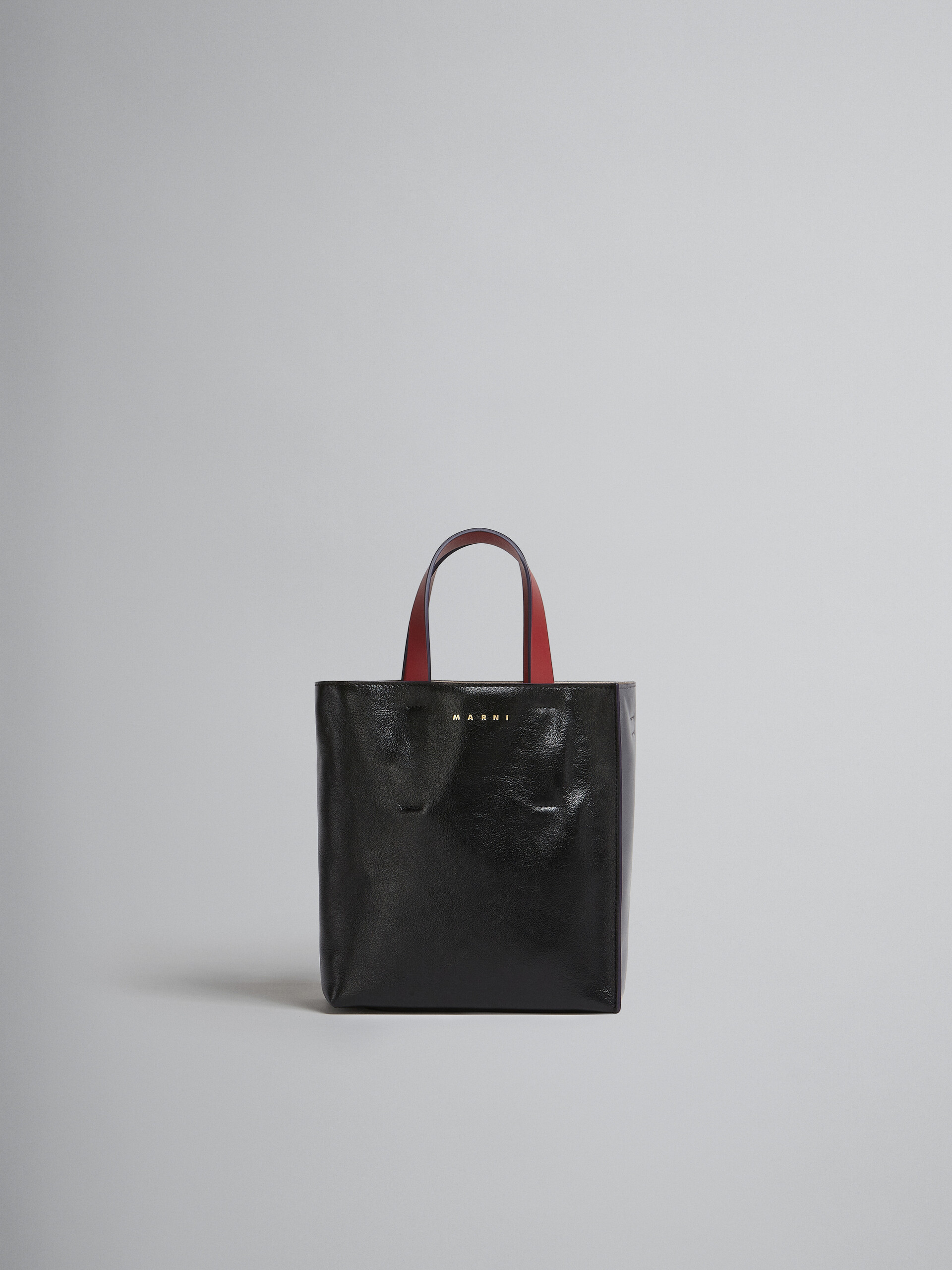 Museo Soft Bag Mini in pelle grigia nera e bordeaux - Borse shopping - Image 1
