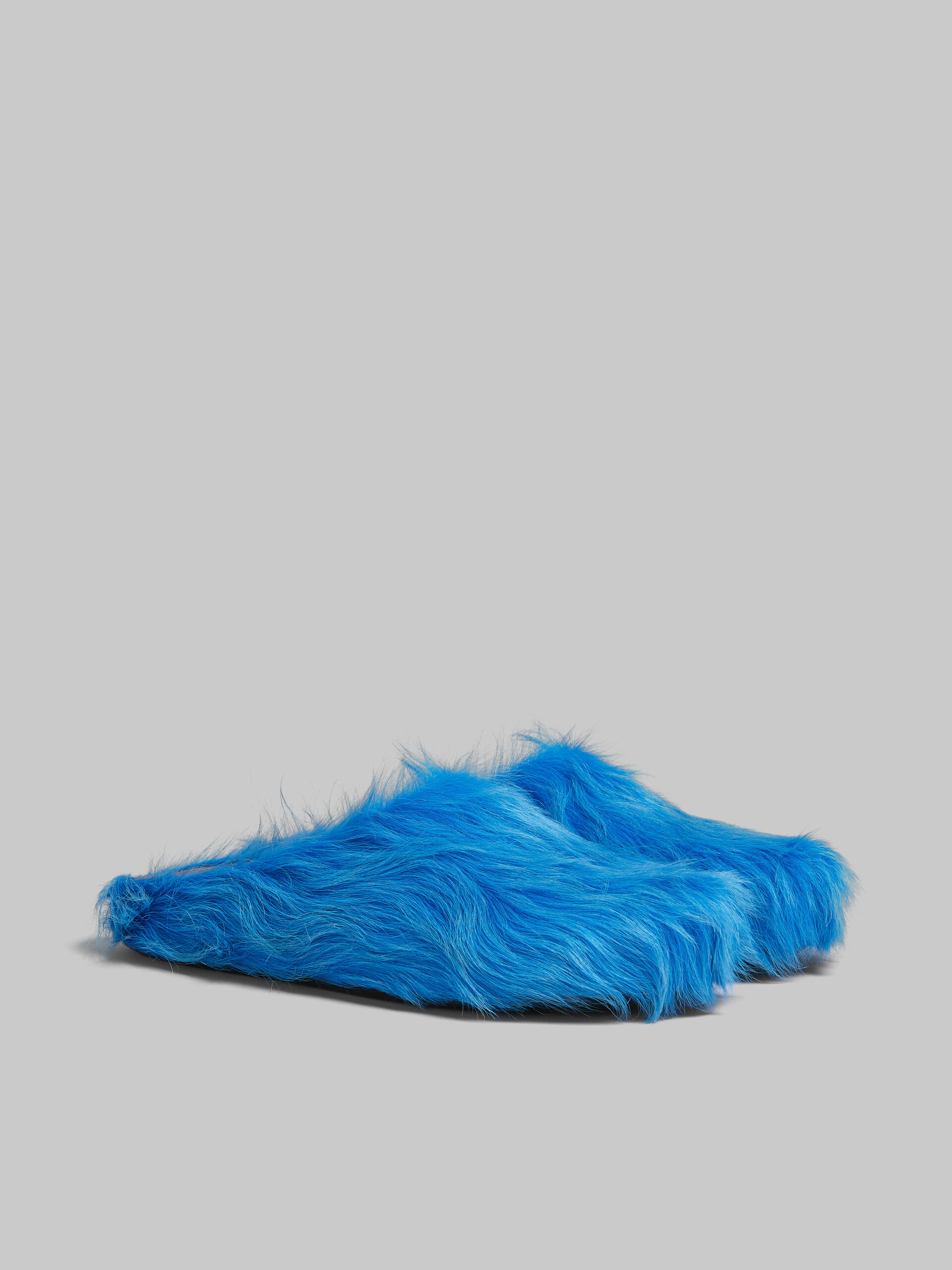 Mocasín sin talón de piel de becerro azul efecto pelo sensación de pies descalzos - Zuecos - Image 2