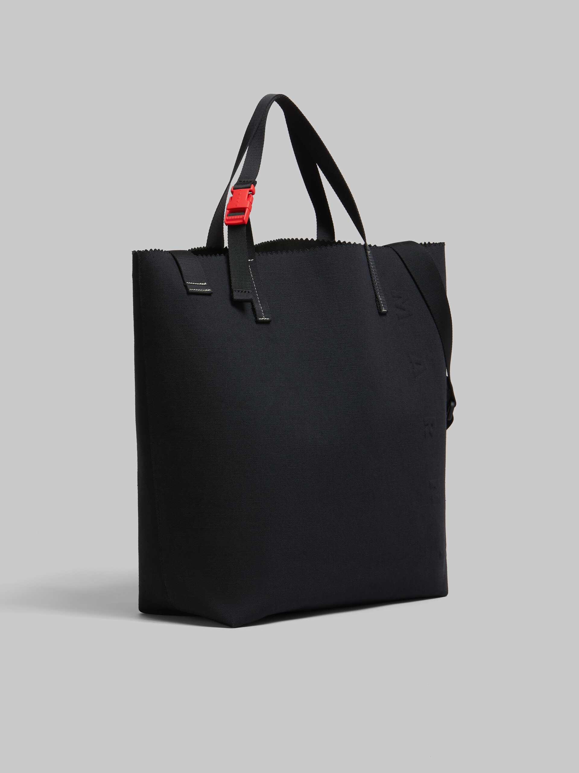 Tribeca Shopping Bag in tela nera con logo Marni in rilievo - Borse shopping - Image 6