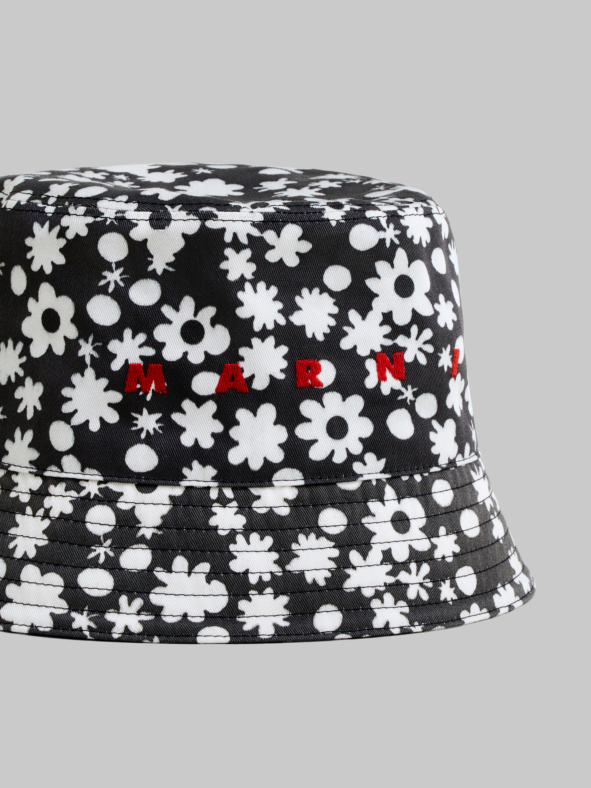 Cotton bucket hat with black and white Pop Fields motif - Hats - Image 4