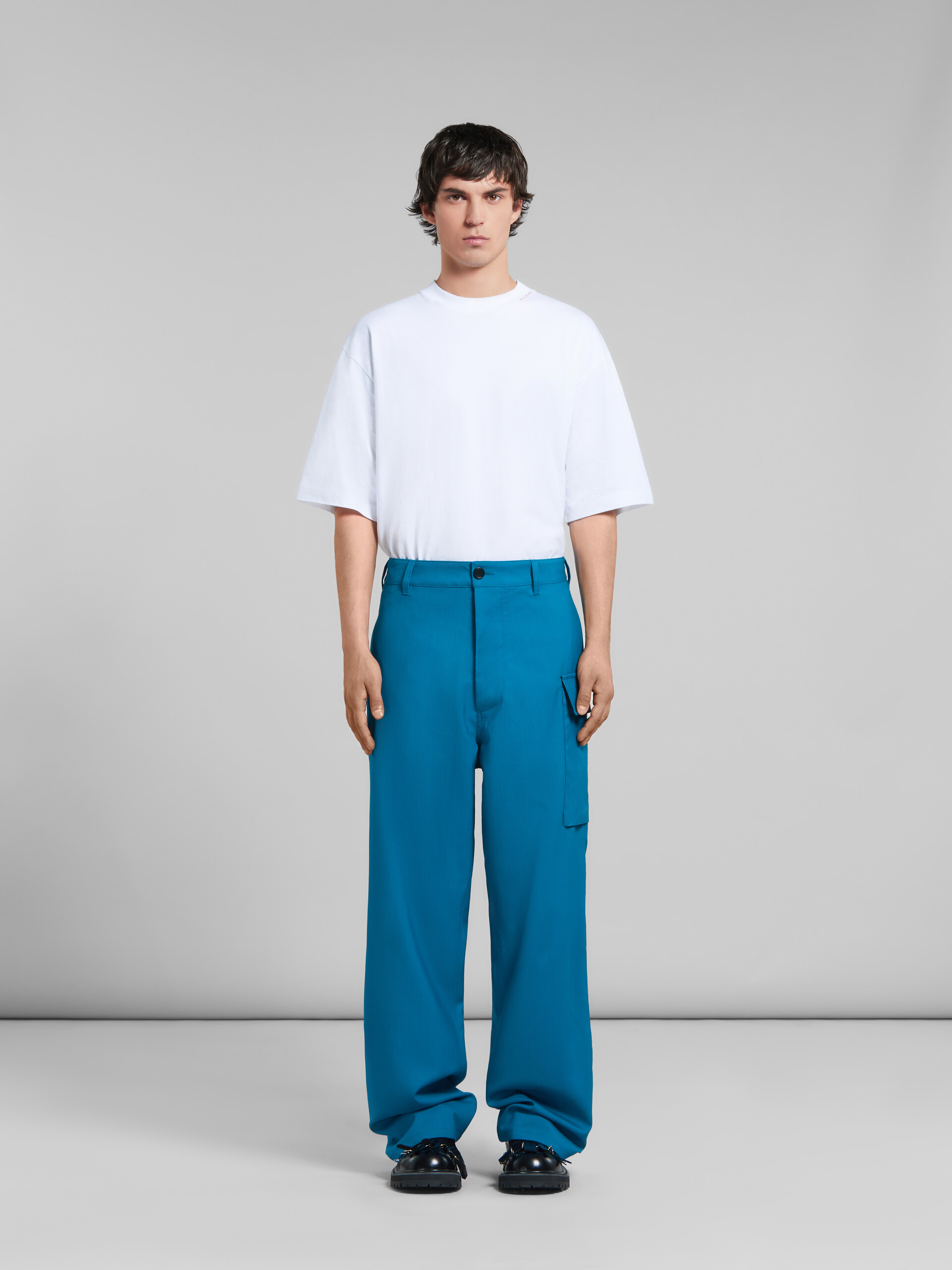 Pantalon en laine tropicale bleu sarcelle avec poche utilitaire - Pantalons - Image 2