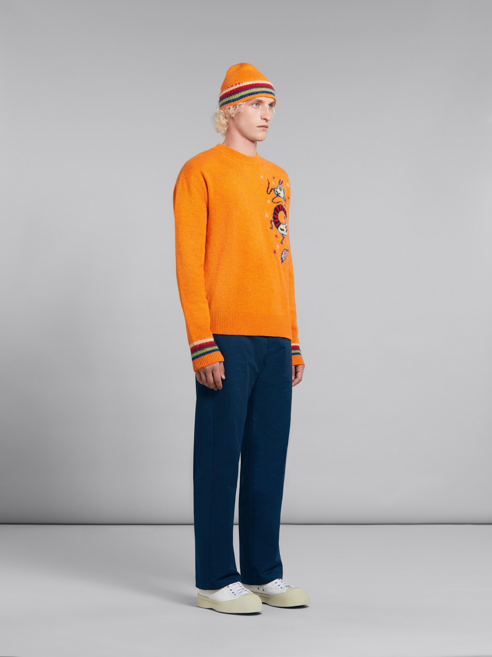 Pull en laine orange avec dragon en jacquard - pulls - Image 5
