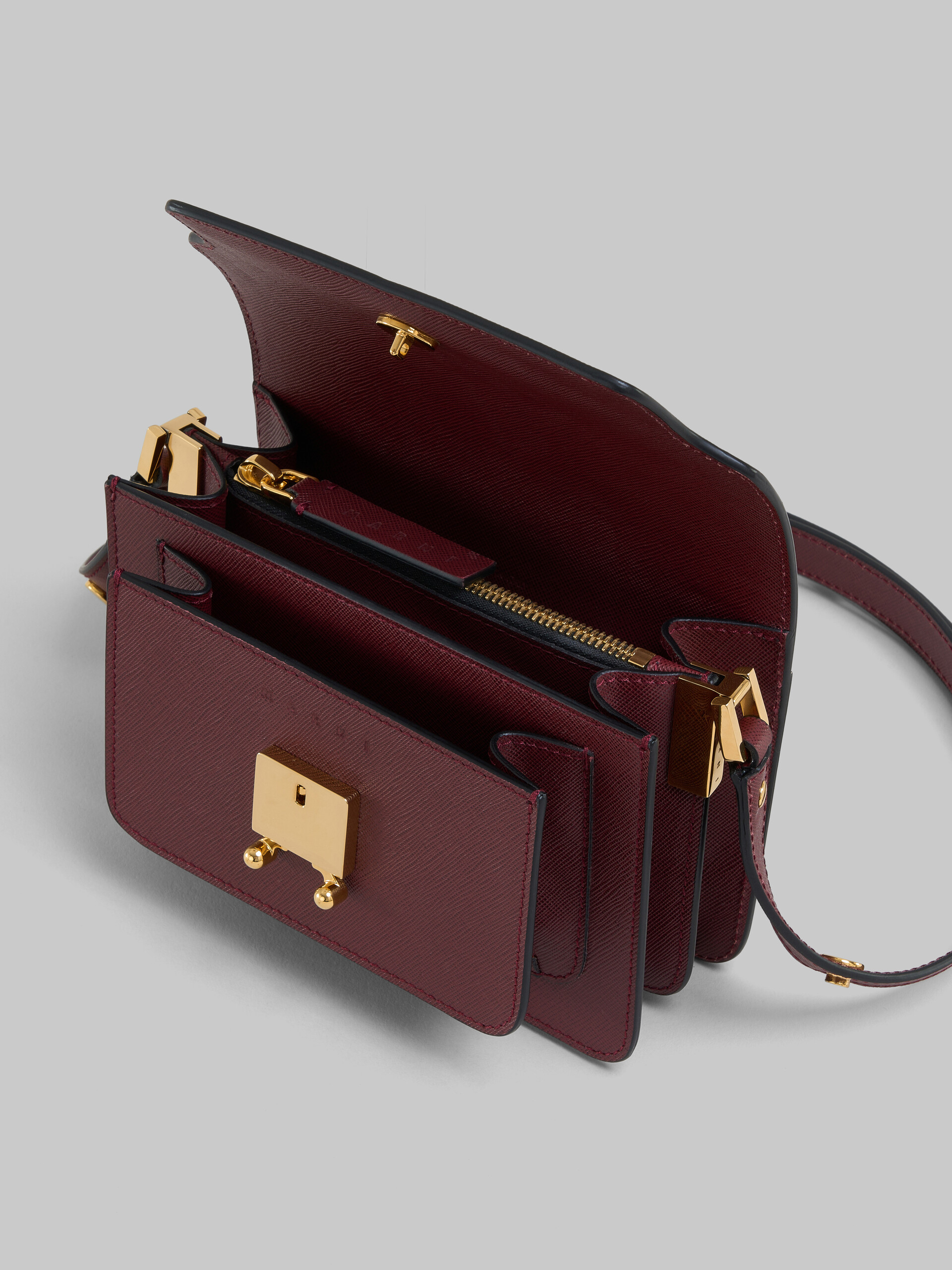 Mini sac Trunk en cuir Saffiano marron - Sacs portés épaule - Image 4
