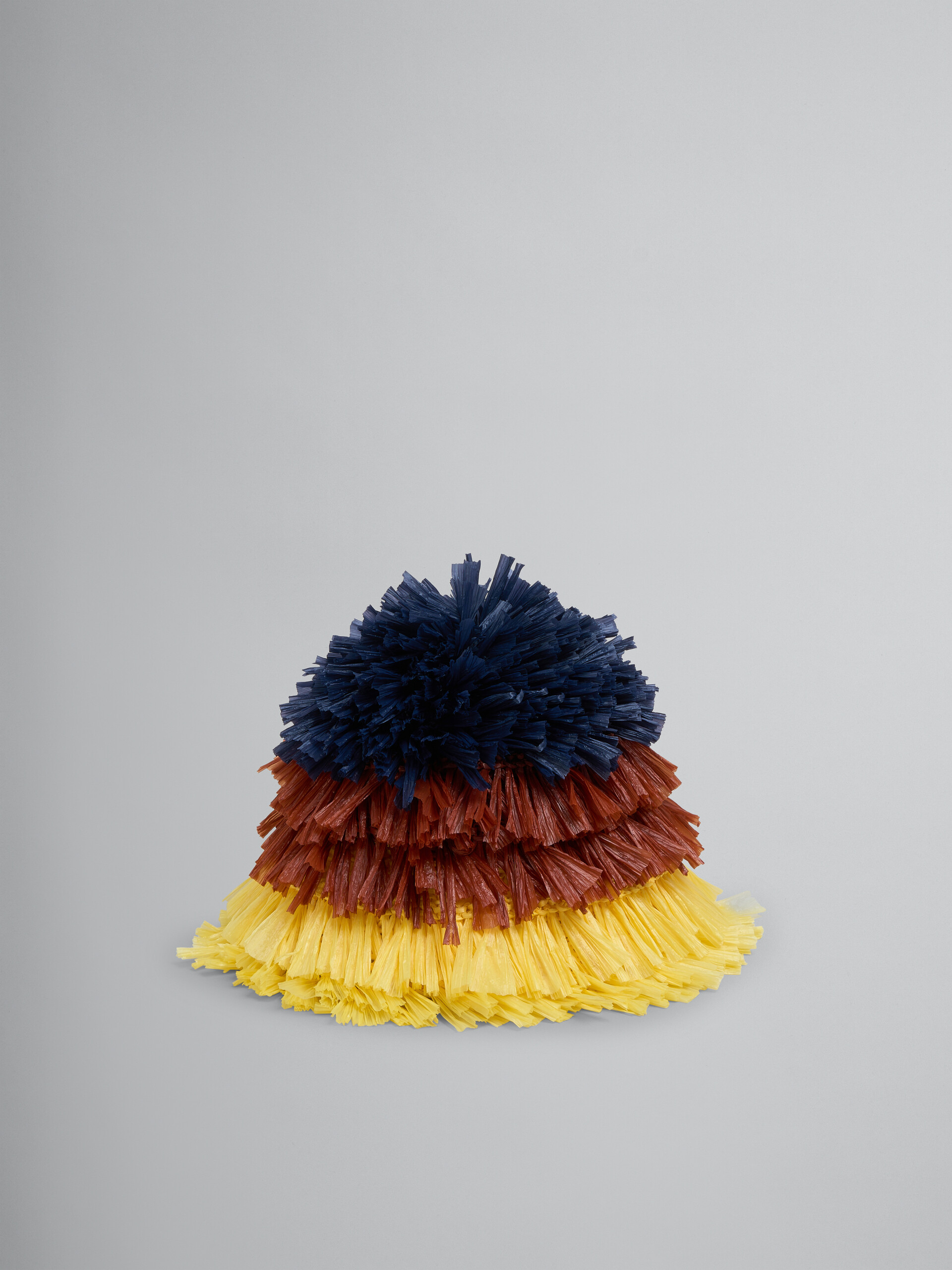 Bob en tissu effet raphia bleu, marron et jaune - Chapeau - Image 1