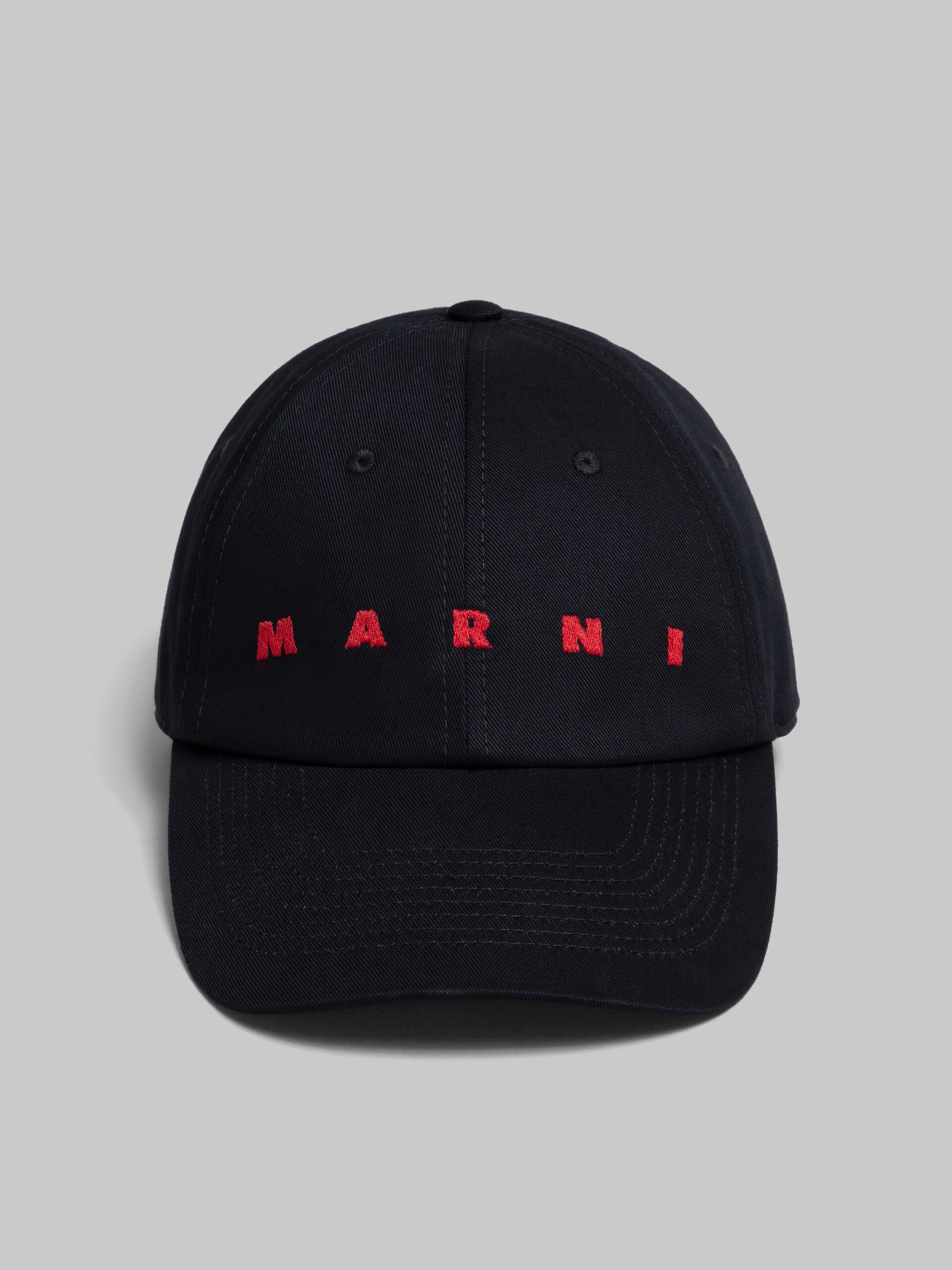 Black organic gabardine baseball cap with embroidered logo - Hats - Image 4